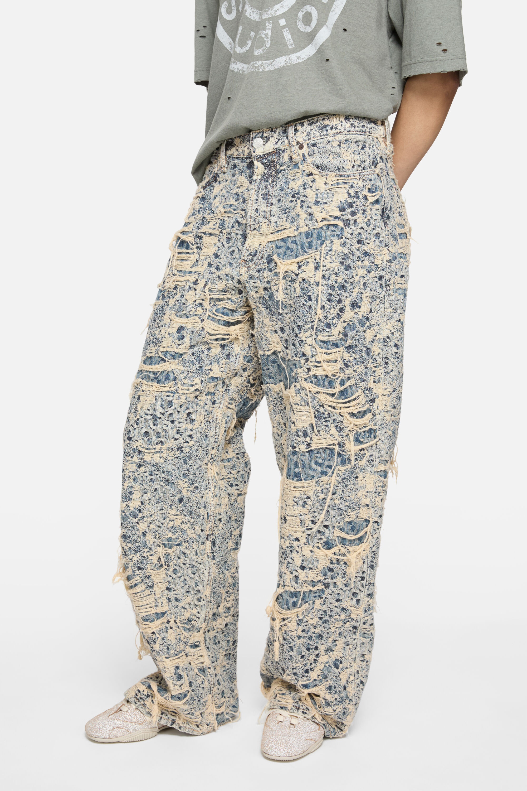 Baggy fit jeans - 1981 Distressed Monogram - Mid Blue - 4