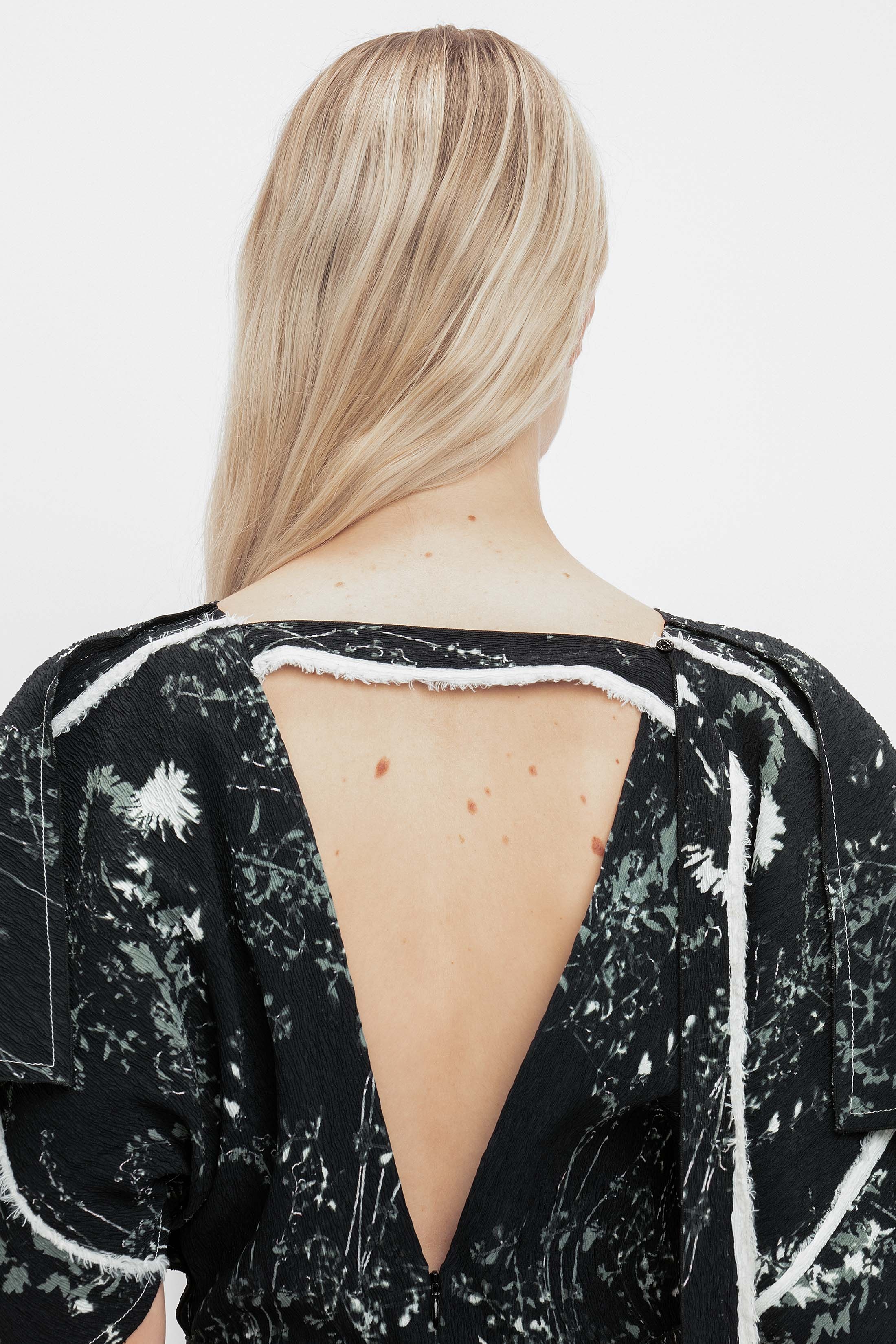 Victoria Beckham Kimono Sleeve Printed Dress In Black