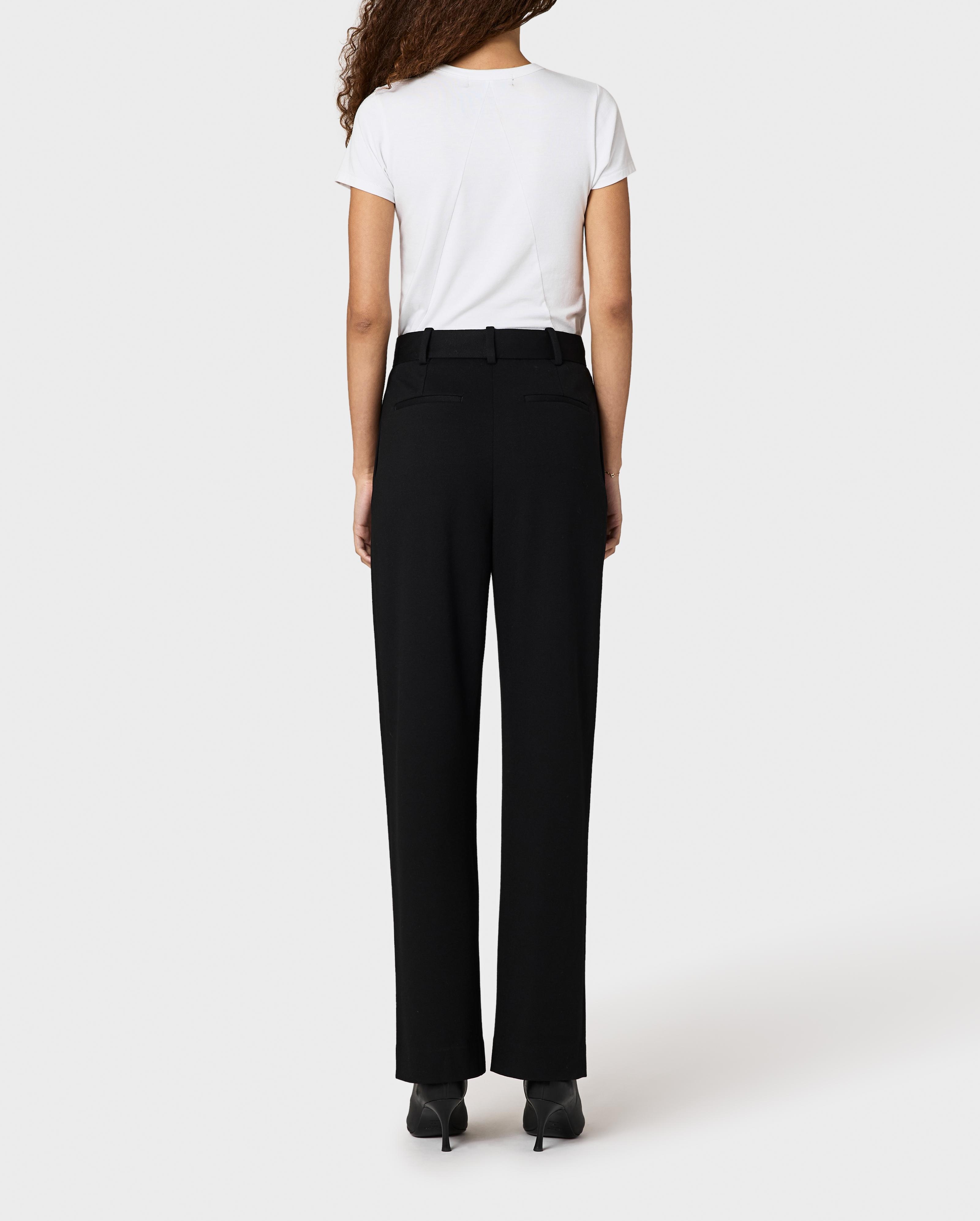 Clover Viscose Pant
Classic Fit - 3