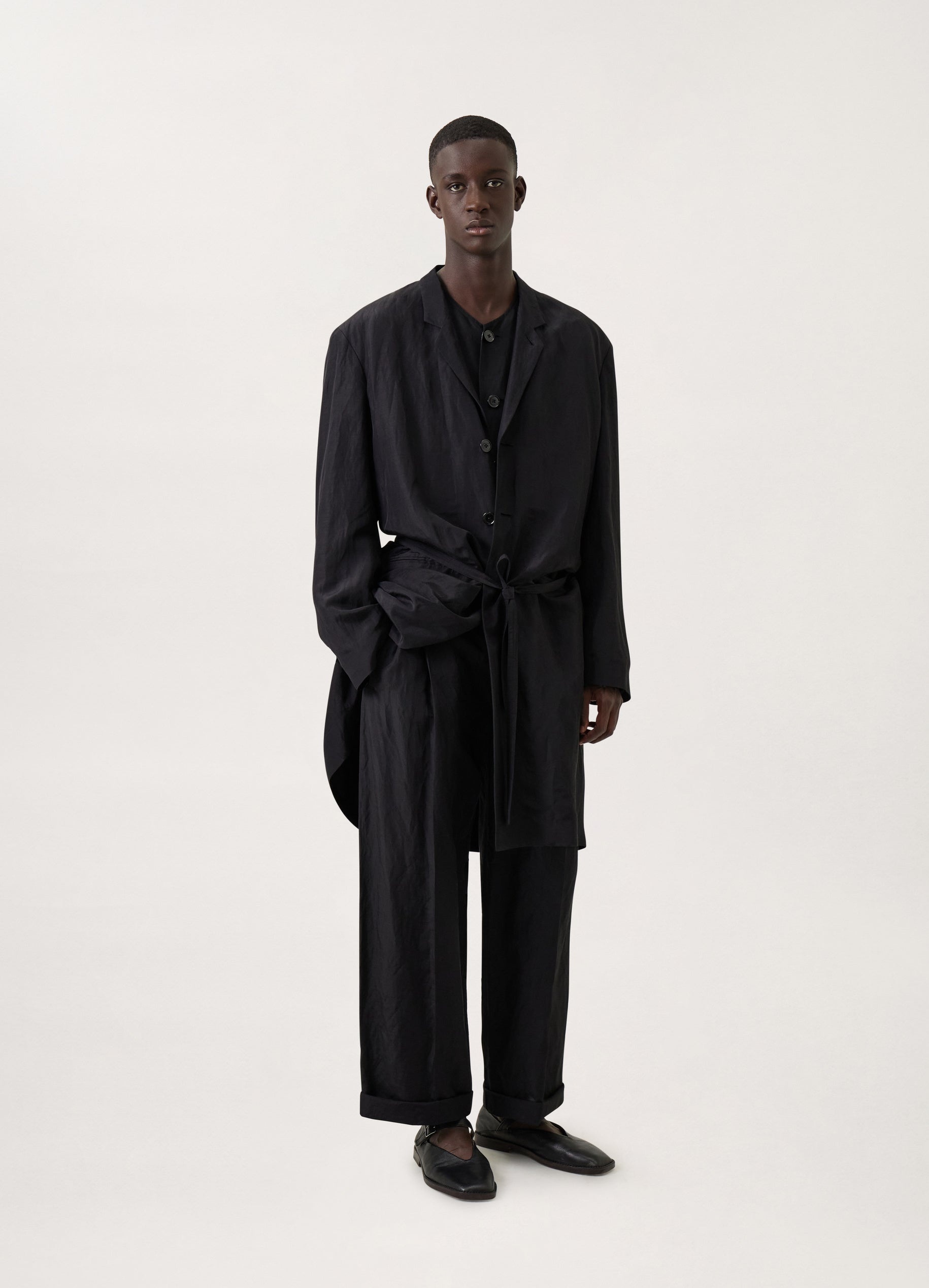 LIGHT TAILORED COAT
LINEN VISCOSE - 1