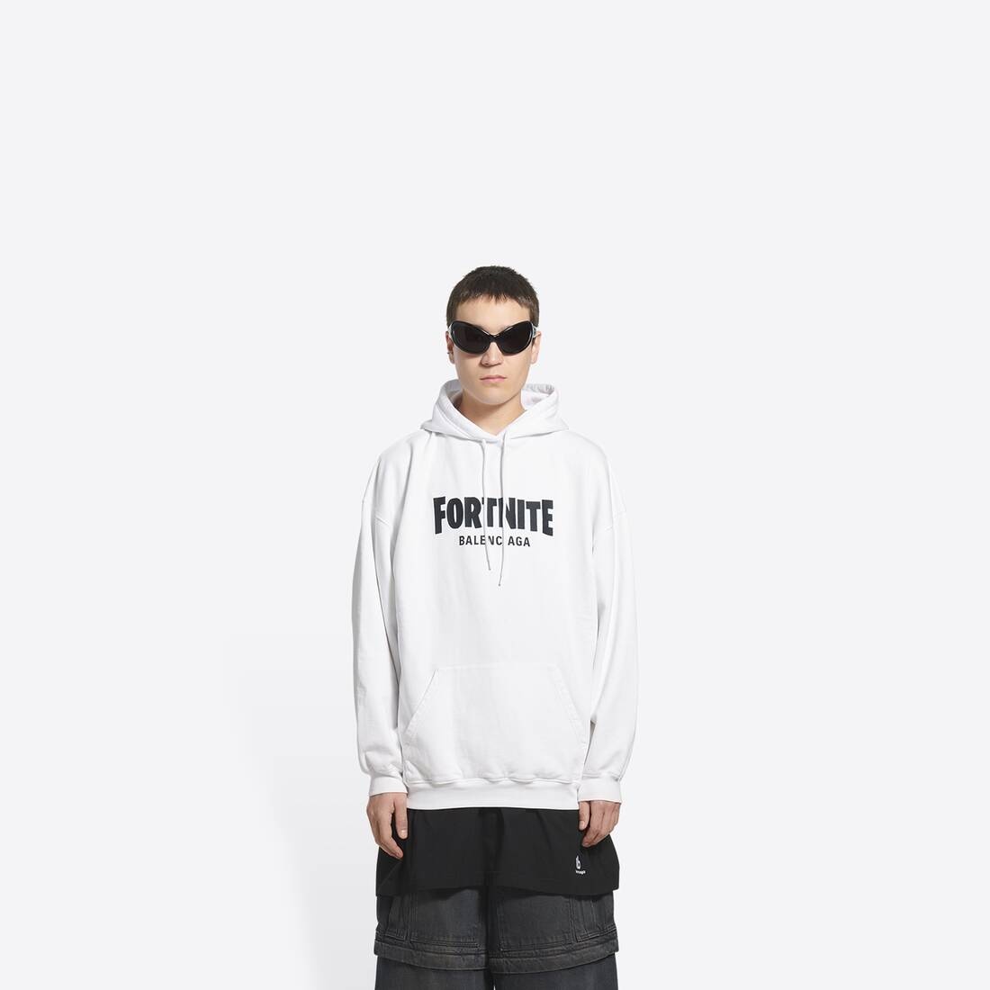 Fortnite©2021 Hoodie Medium Fit in White - 3