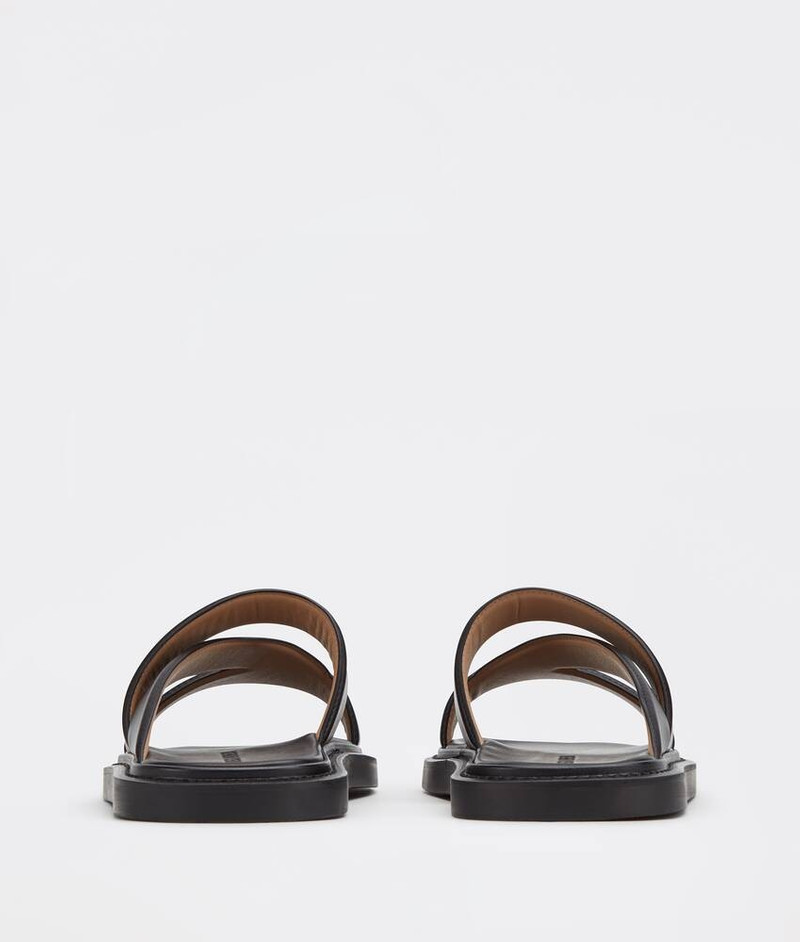 Bottega Veneta band outlook