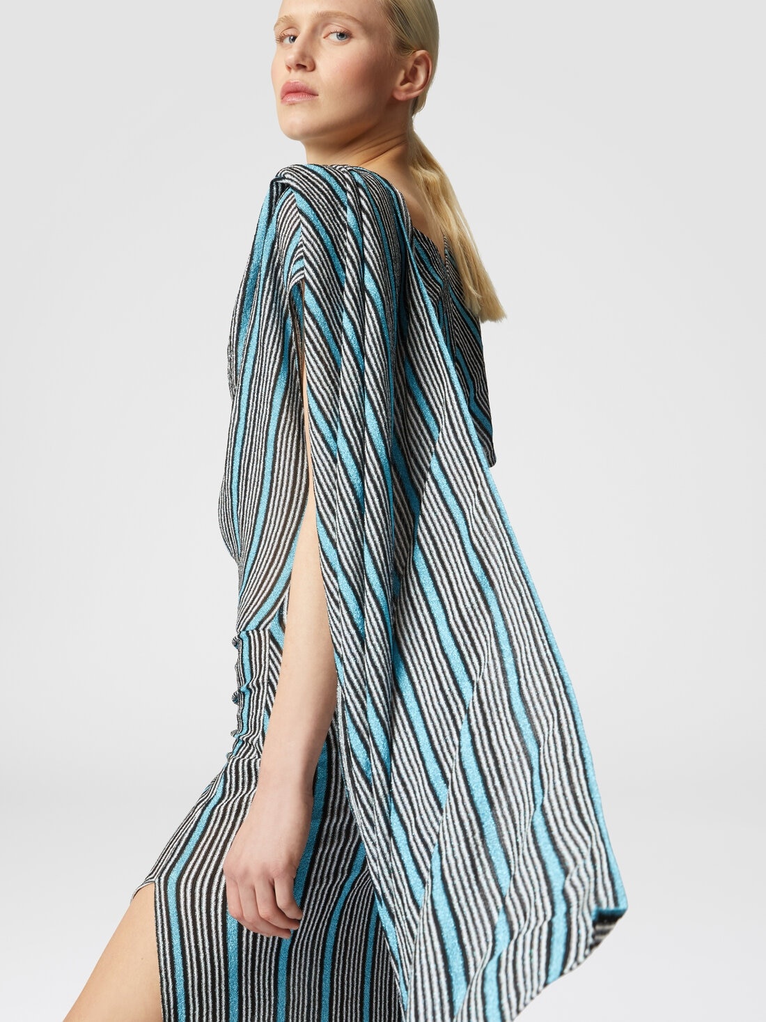 Peplum-cut dress in lamé viscose with side slit - 4