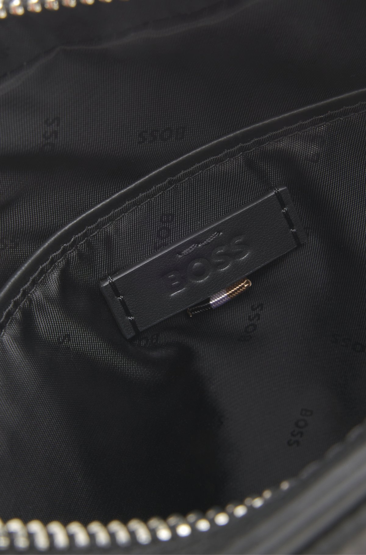 REPORTER BAG IN GRAINED ITALIAN LEATHER WITH EMBOSSED LOGO - 6