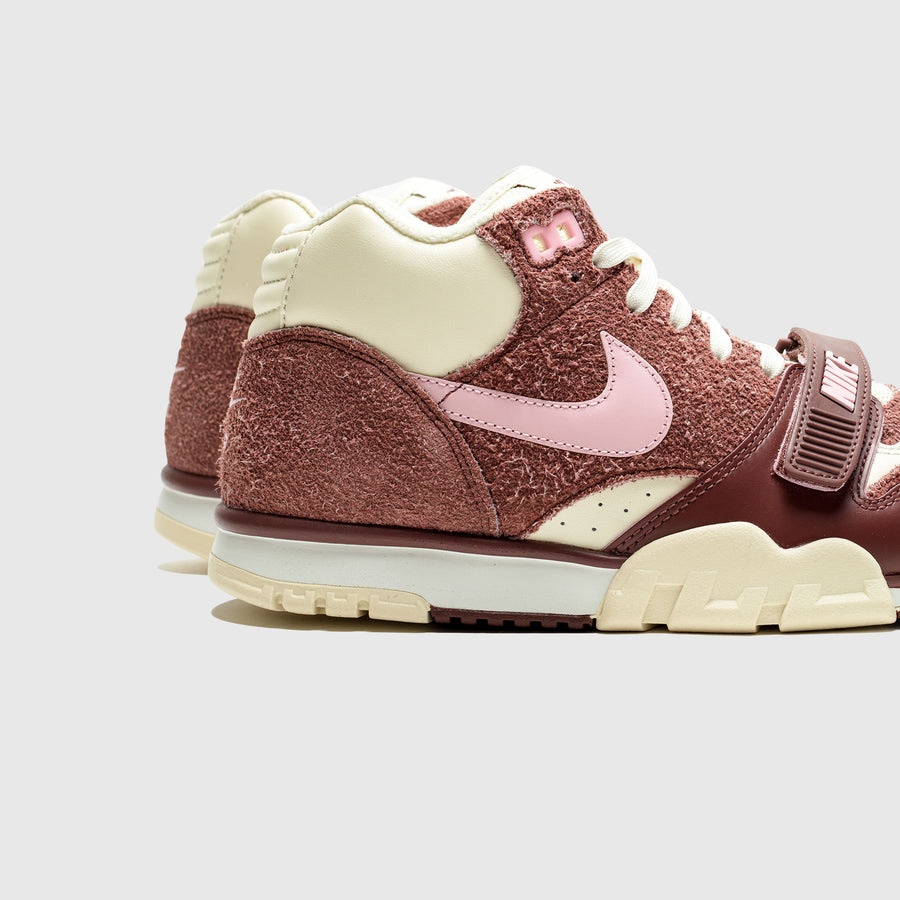 Nike AIR TRAINER 1 
