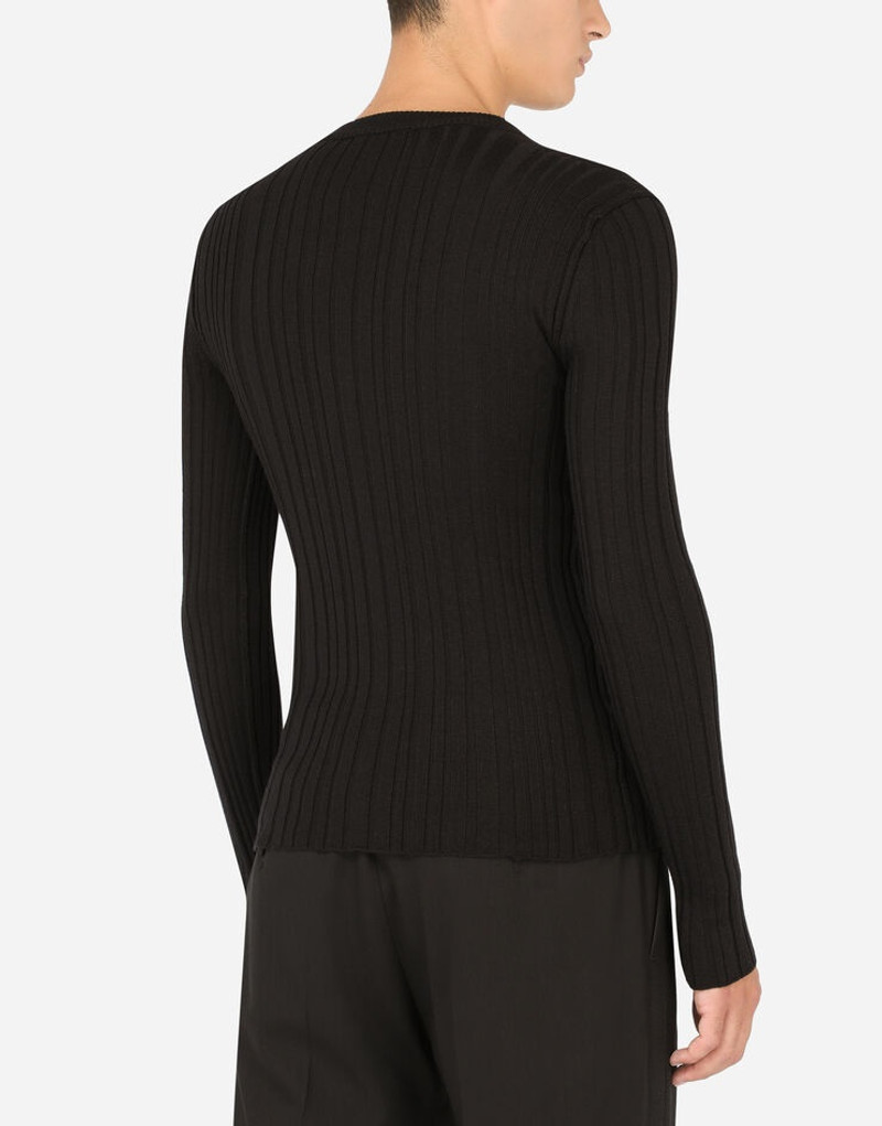 Wool v-neck sweater 5