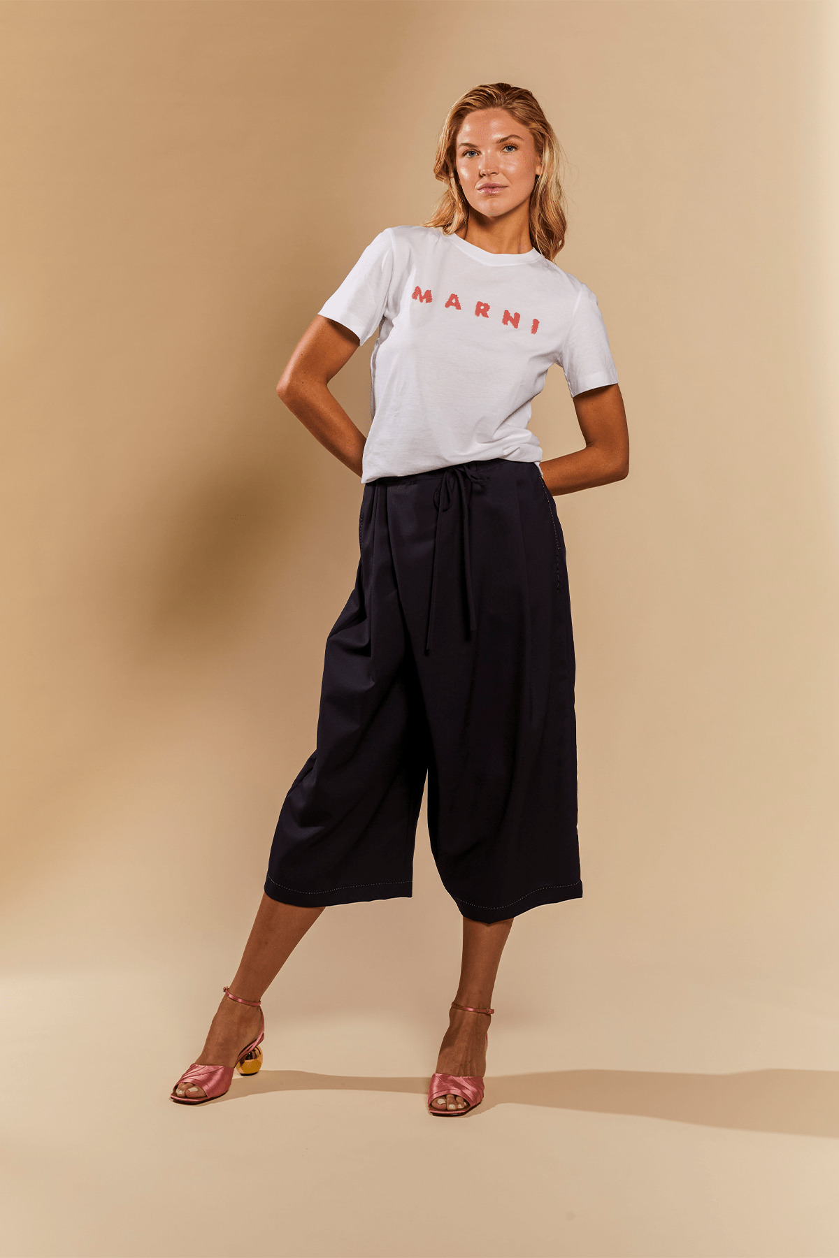 T-Shirt in Lily White - 5