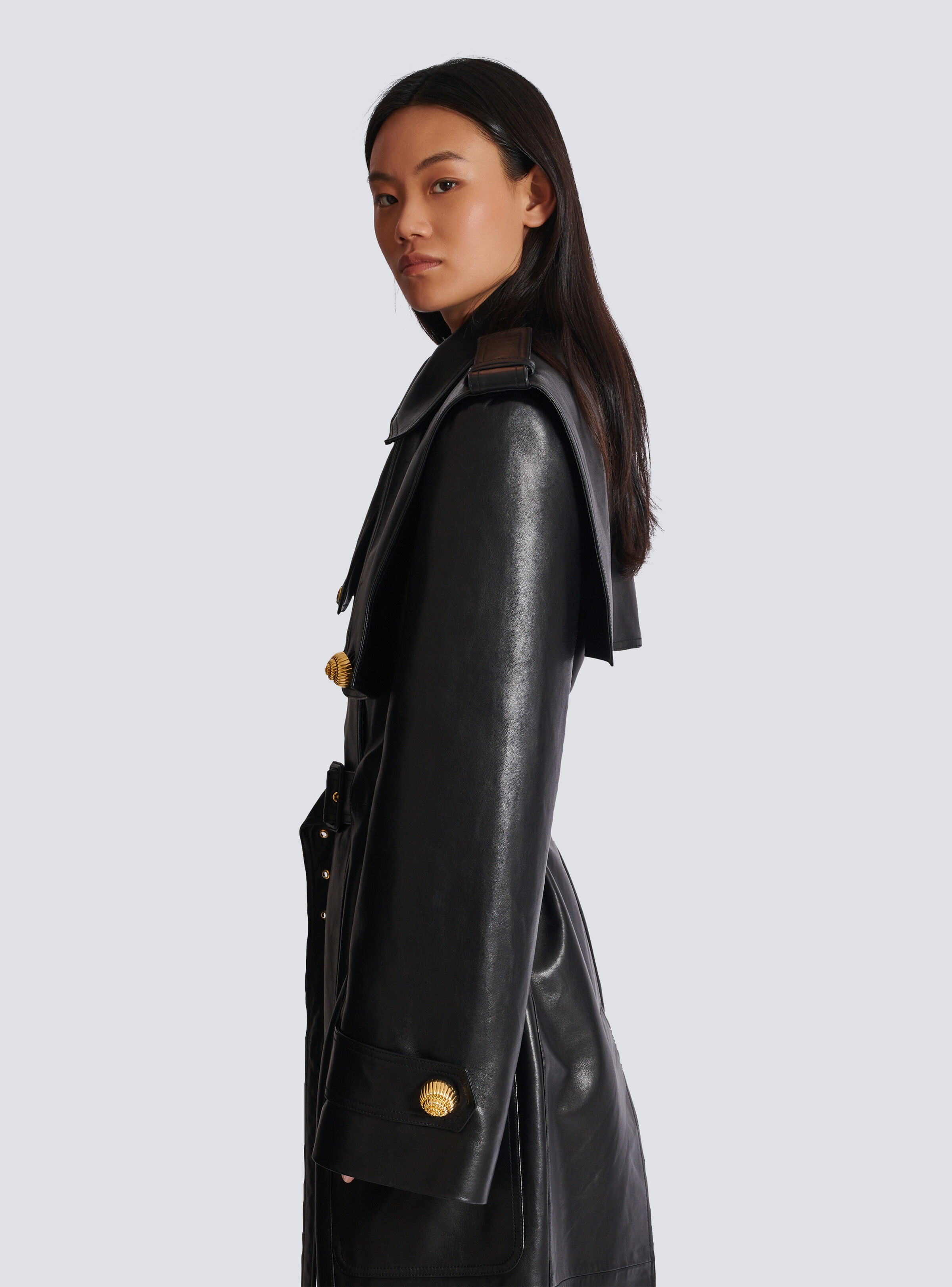 Belted trench coat in lambskin leather - 10