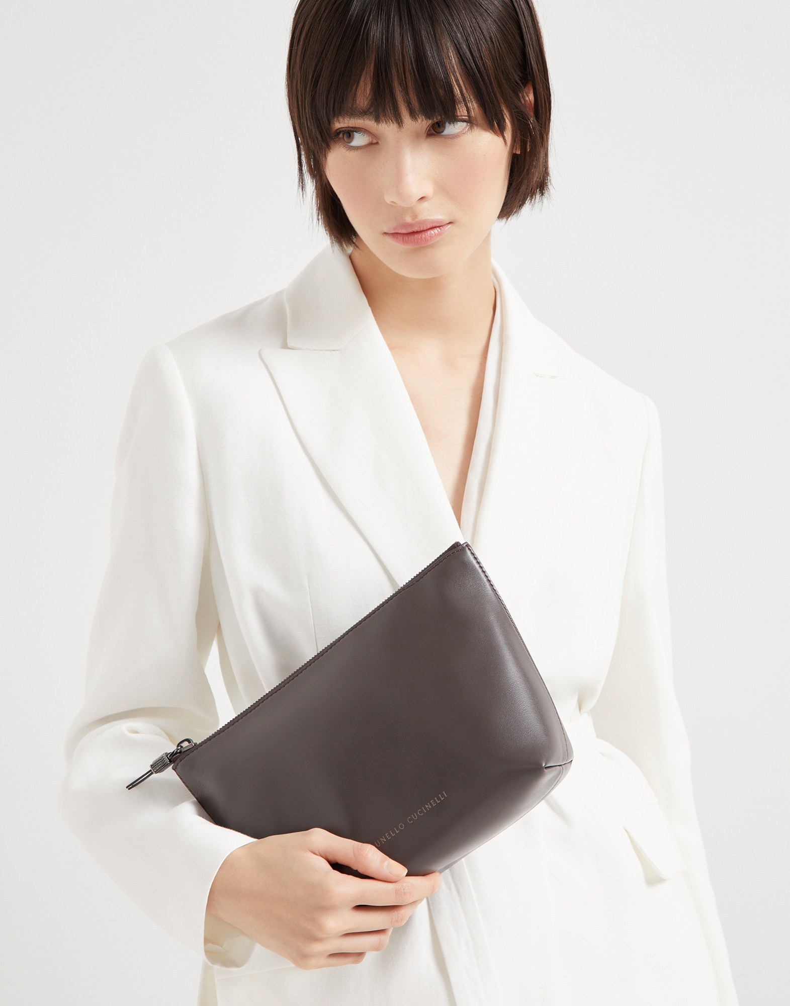 Grained calfskin pouch with monili - 4