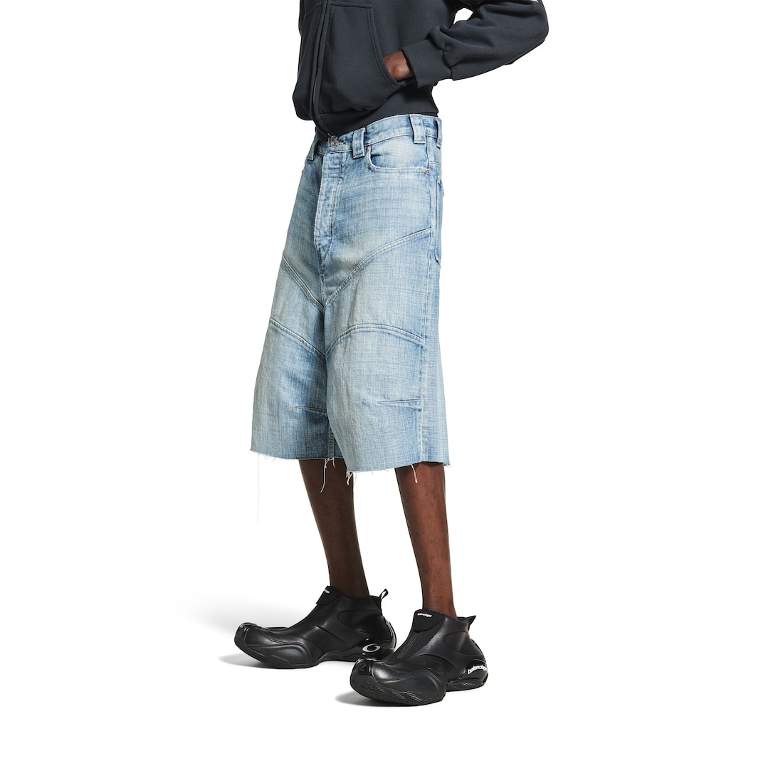 Men's Knee Dart Shorts in Light Blue - 5