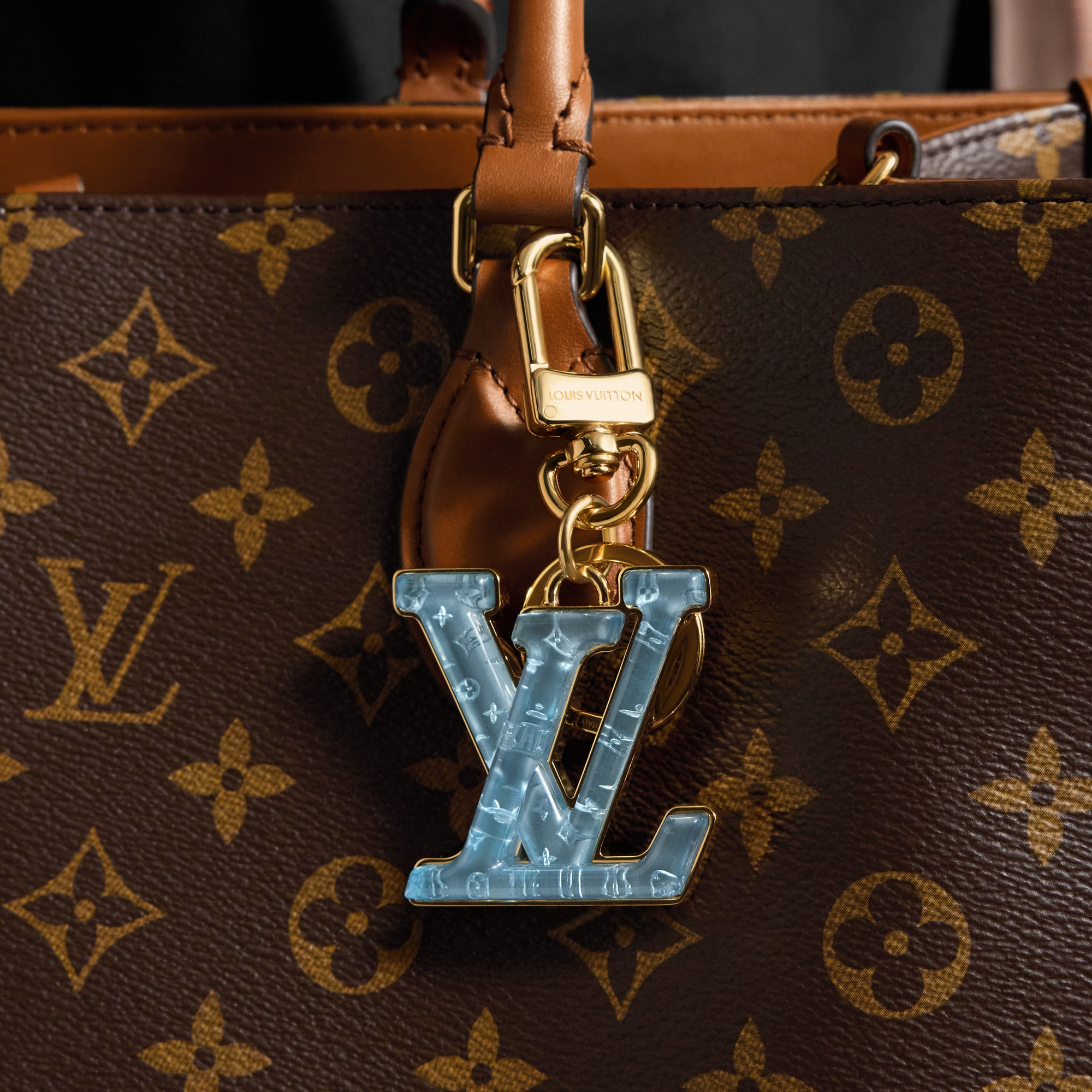 LV Gloss Key Holder - 4