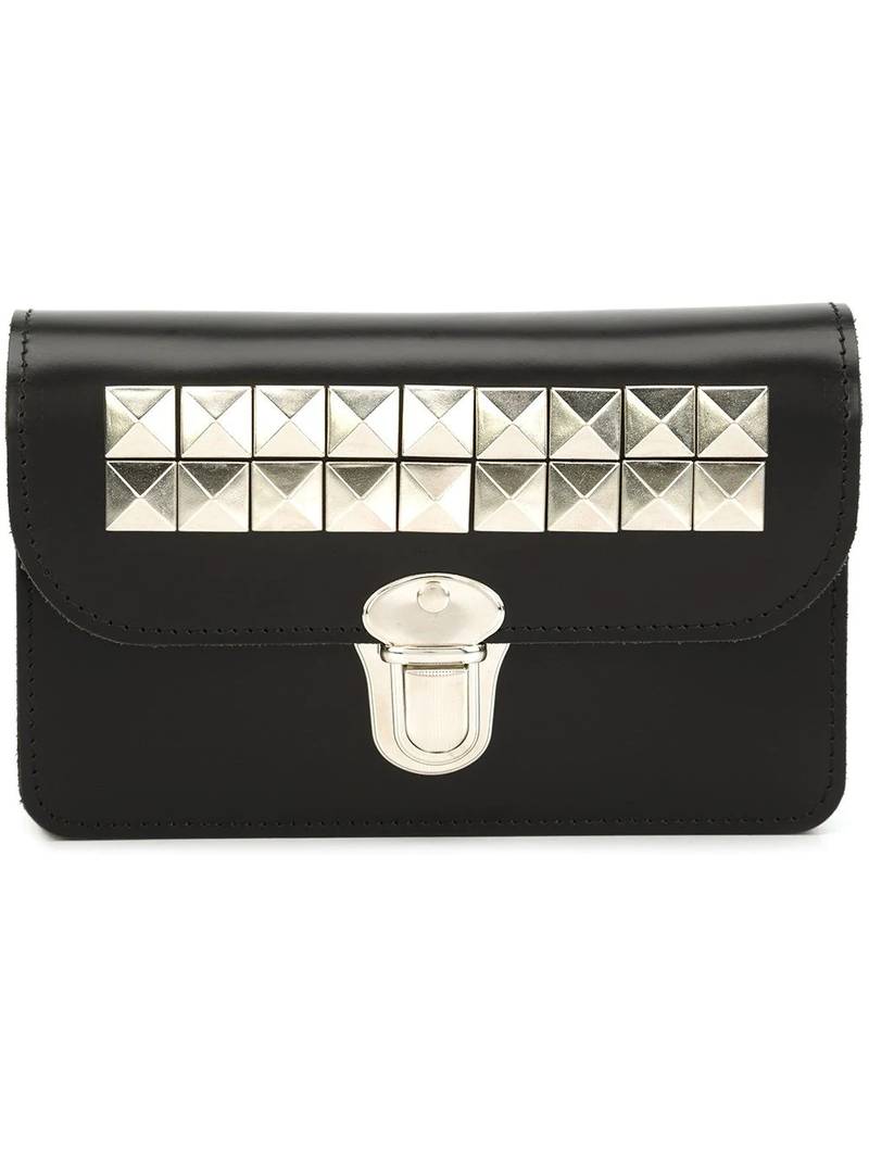 Studs wallet 1