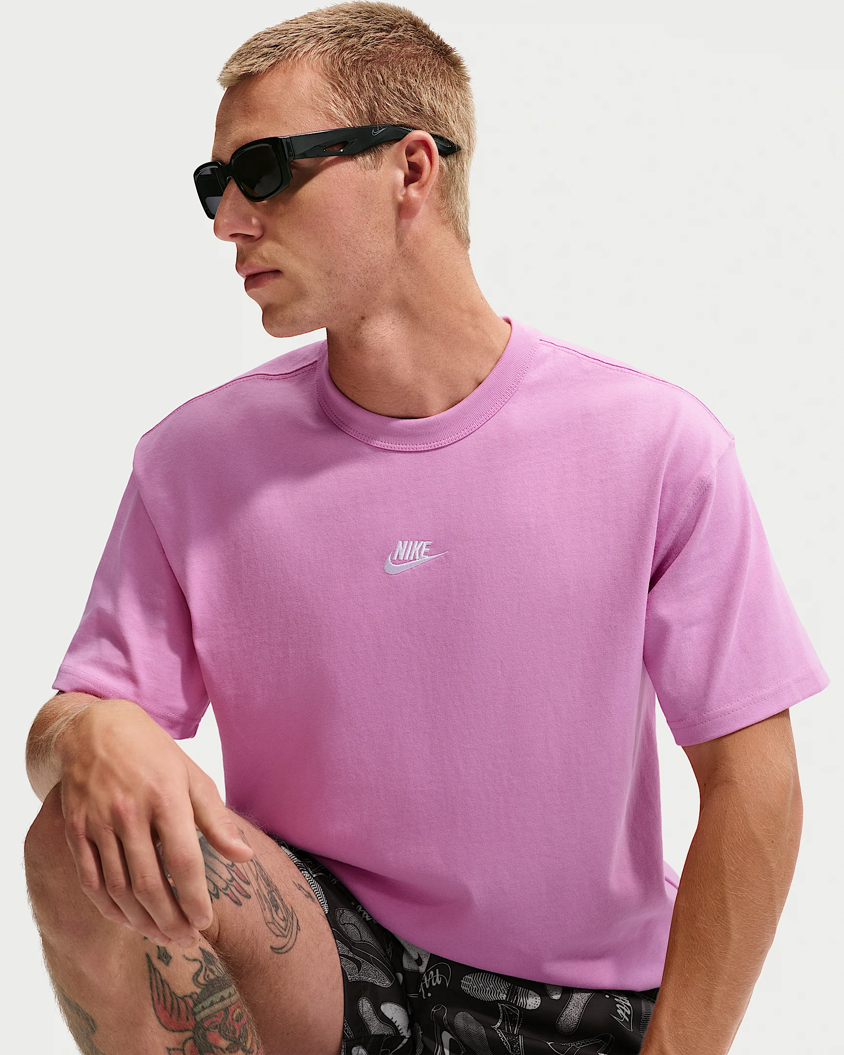 Nike Sportswear Premium Essentials Men's T-Shirt - 1