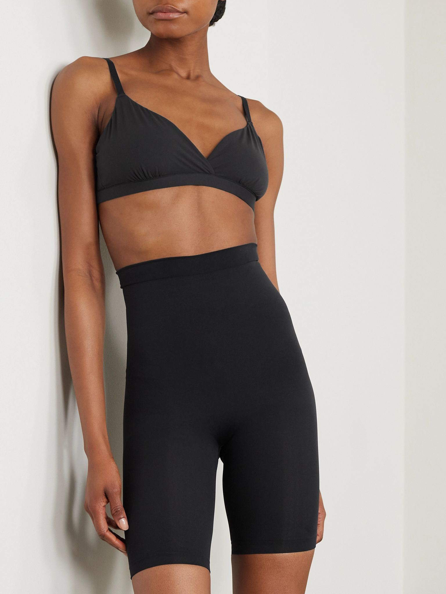 Seamless High-Waisted Above The Knee Short - Onyx Black - 2