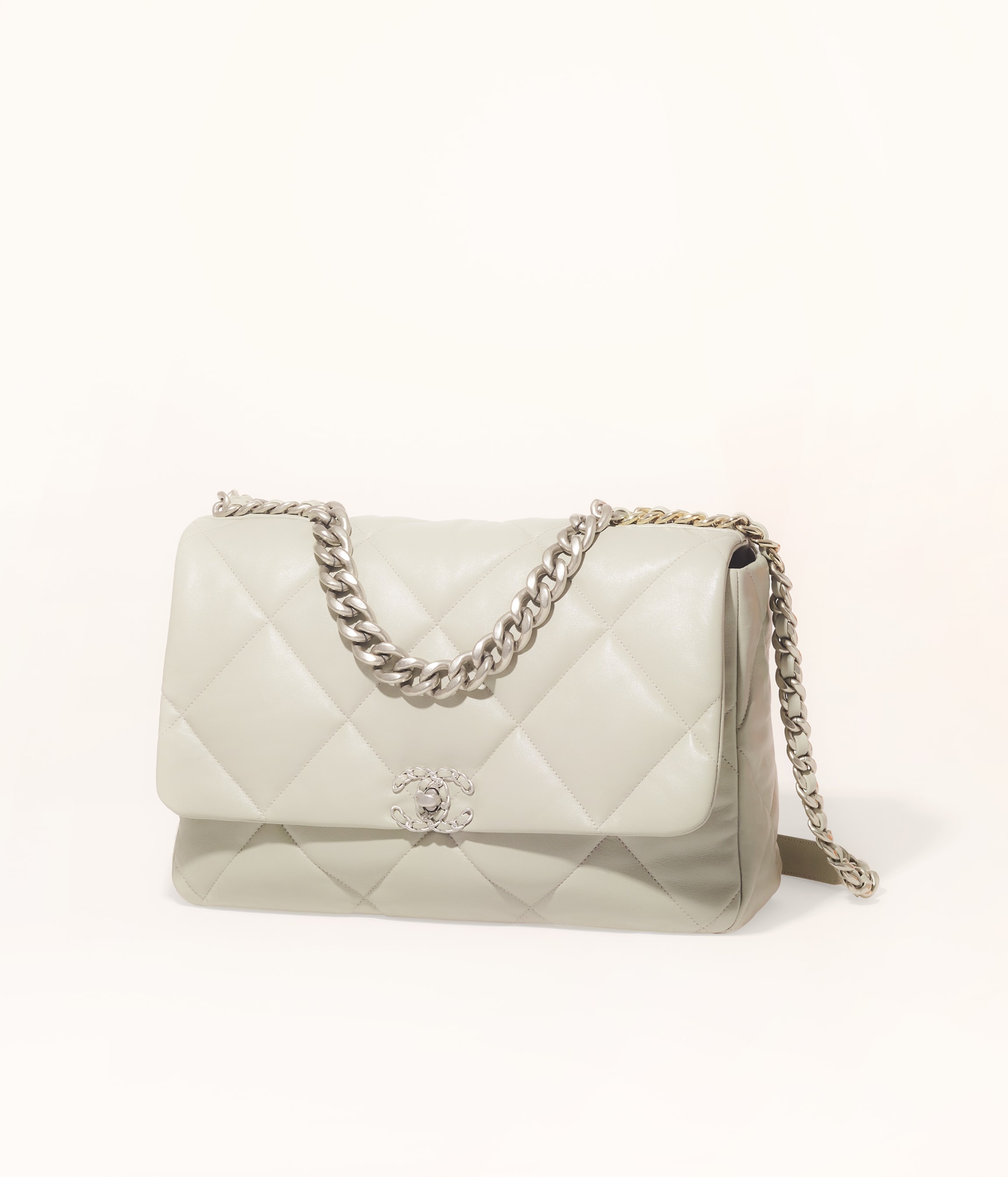 CHANEL 19 Maxi Handbag - 2