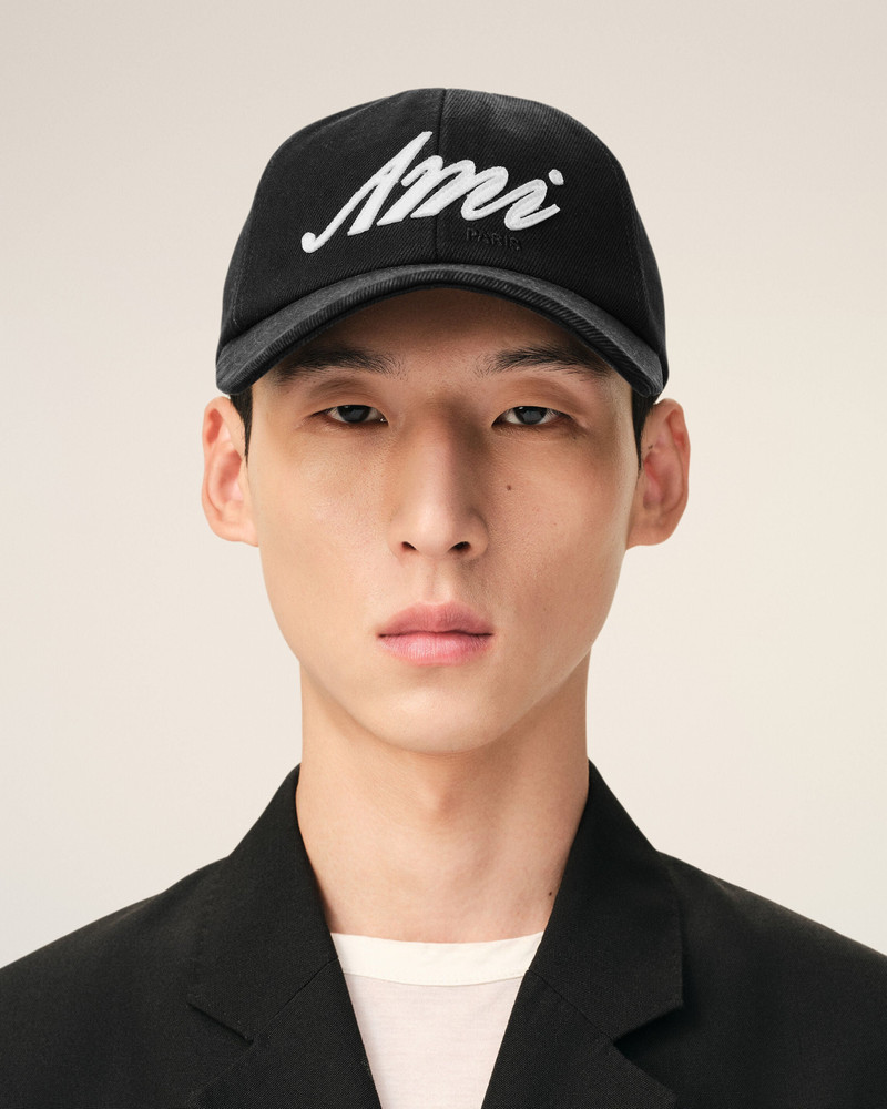 AMI Paris BLACK COTTON AMI FELT PATCH CAP outlook