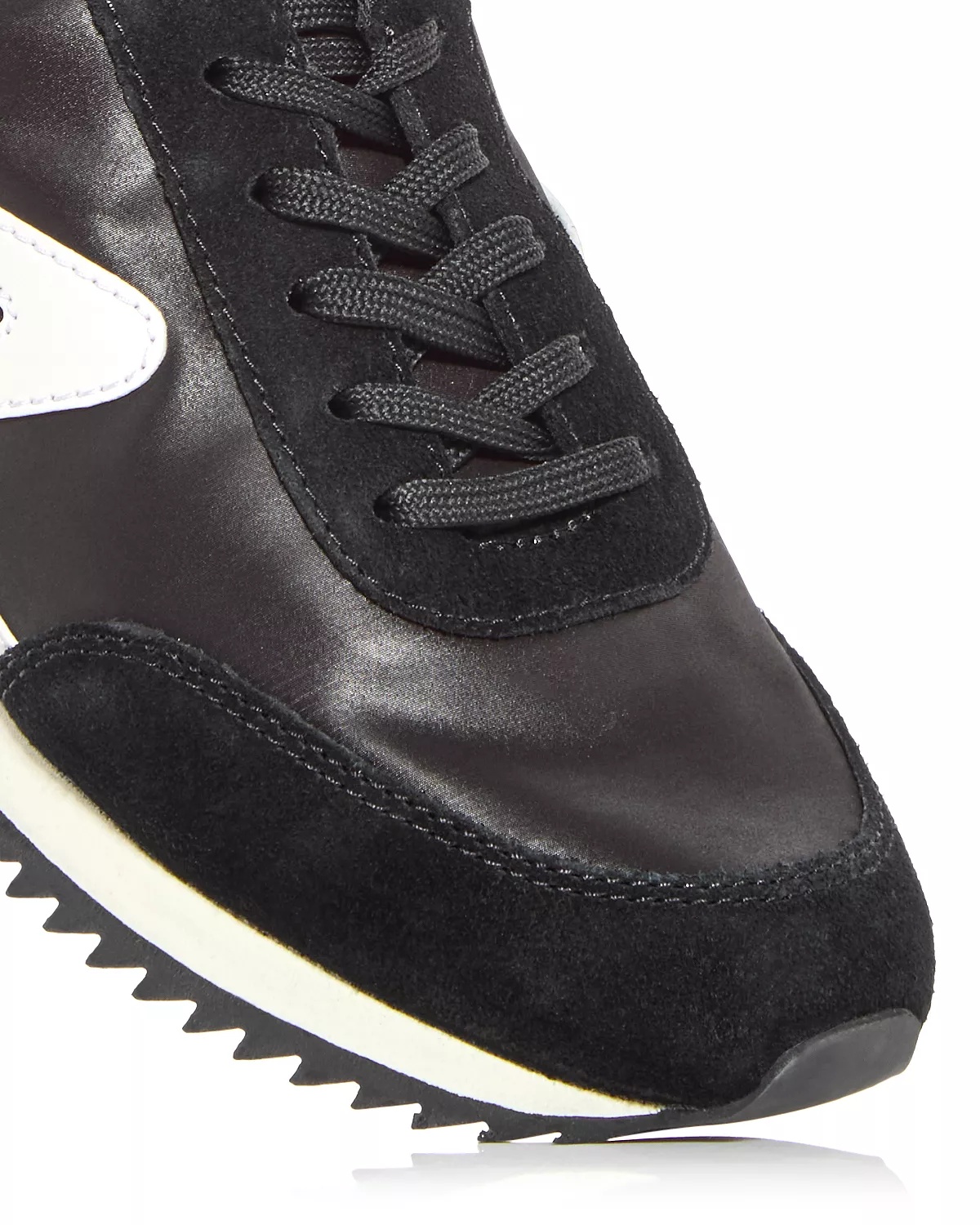 Women's Retro Runner Lace Up Sneakers - 5