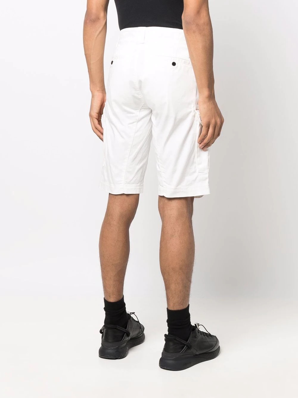 Lens logo patch cargo shorts - 4