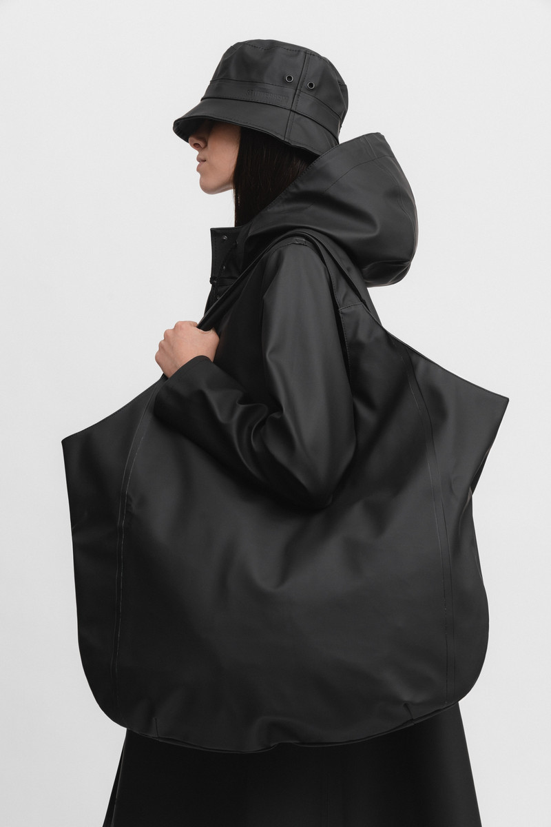Stutterheim Svea Bag Black outlook