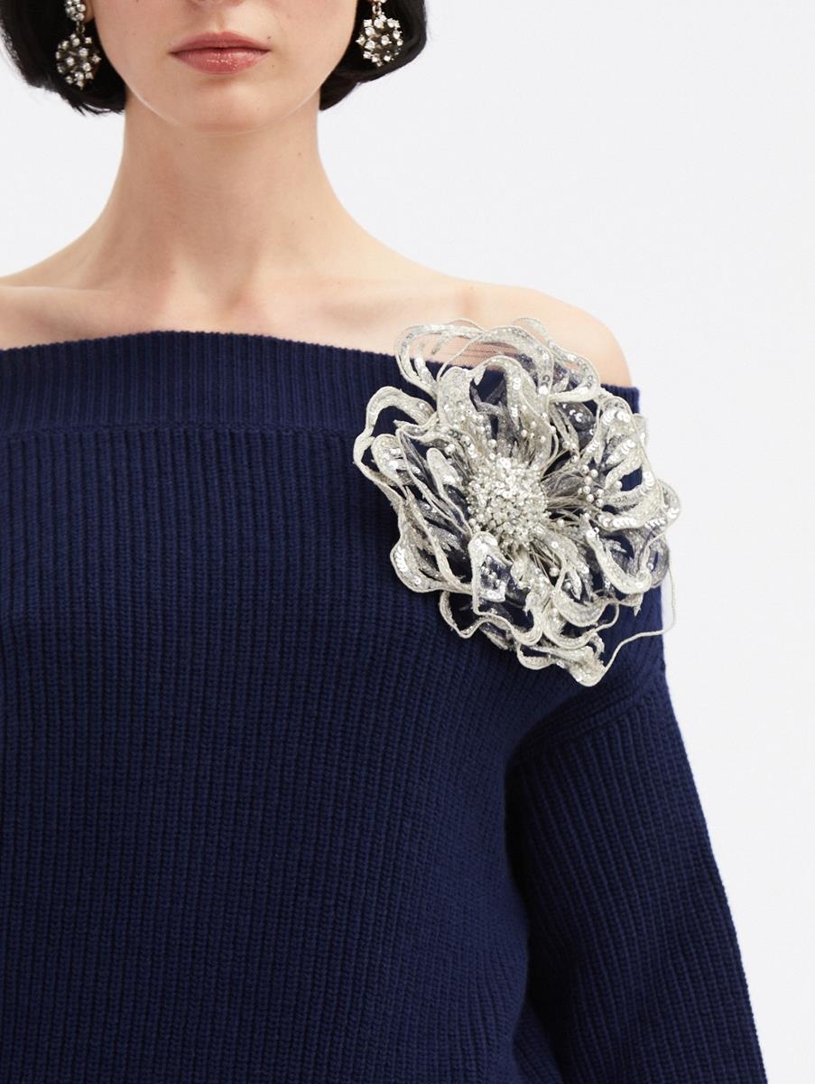 OFF SHOULDER FLORAL APPLIQUÉ PULLOVER - 5