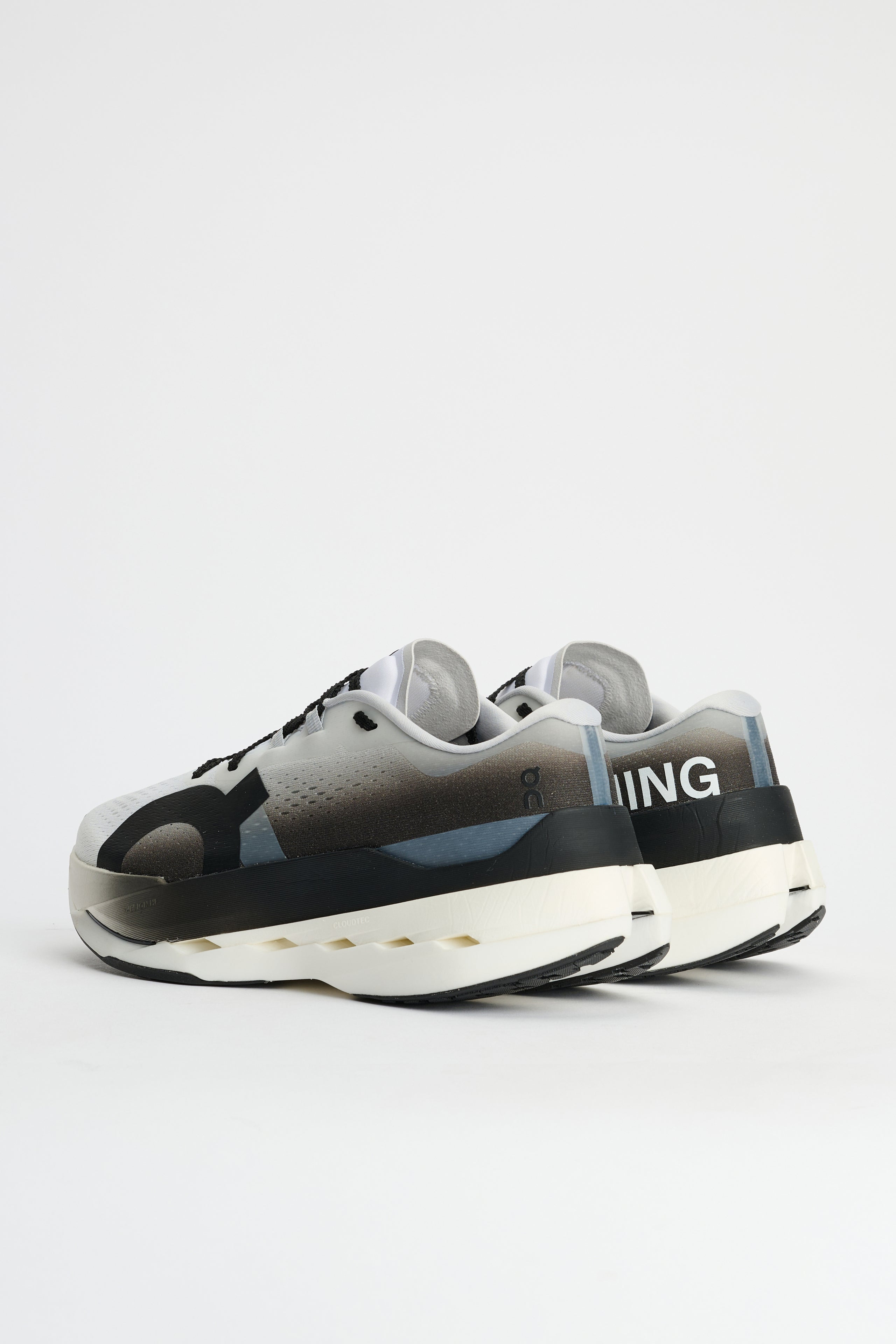ON CLOUDBOOM MAX WHITE / BLACK - 5