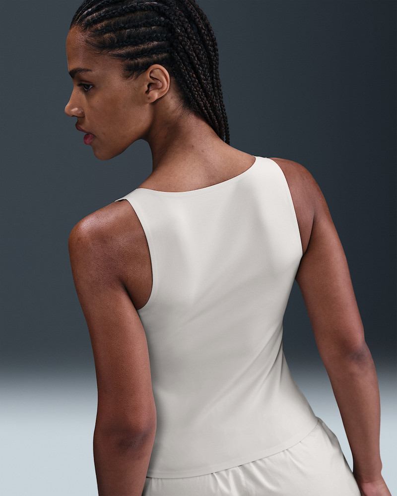 Nike Nike Form Women's Tank Top outlook