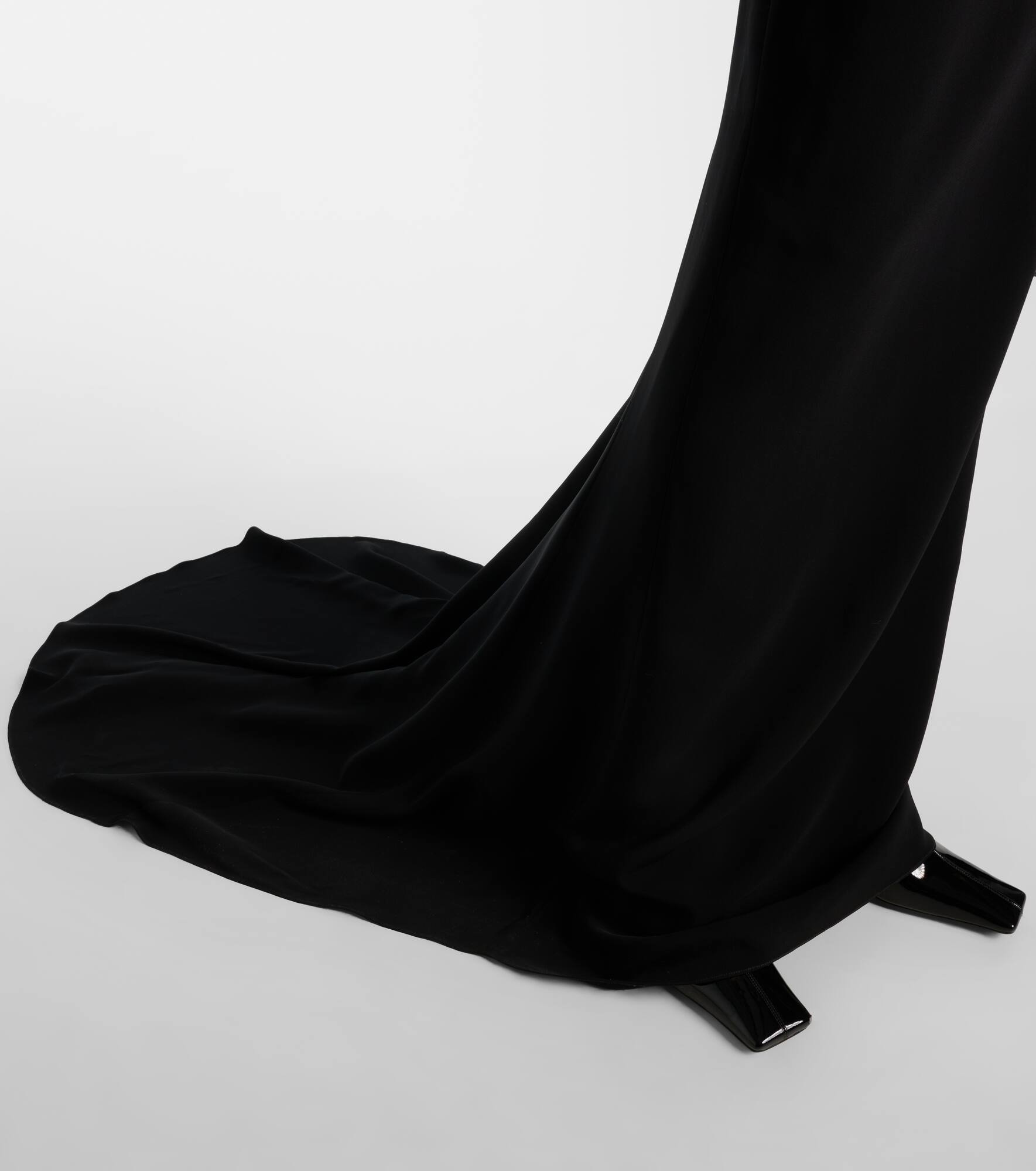 Crêpe jersey gown - 5