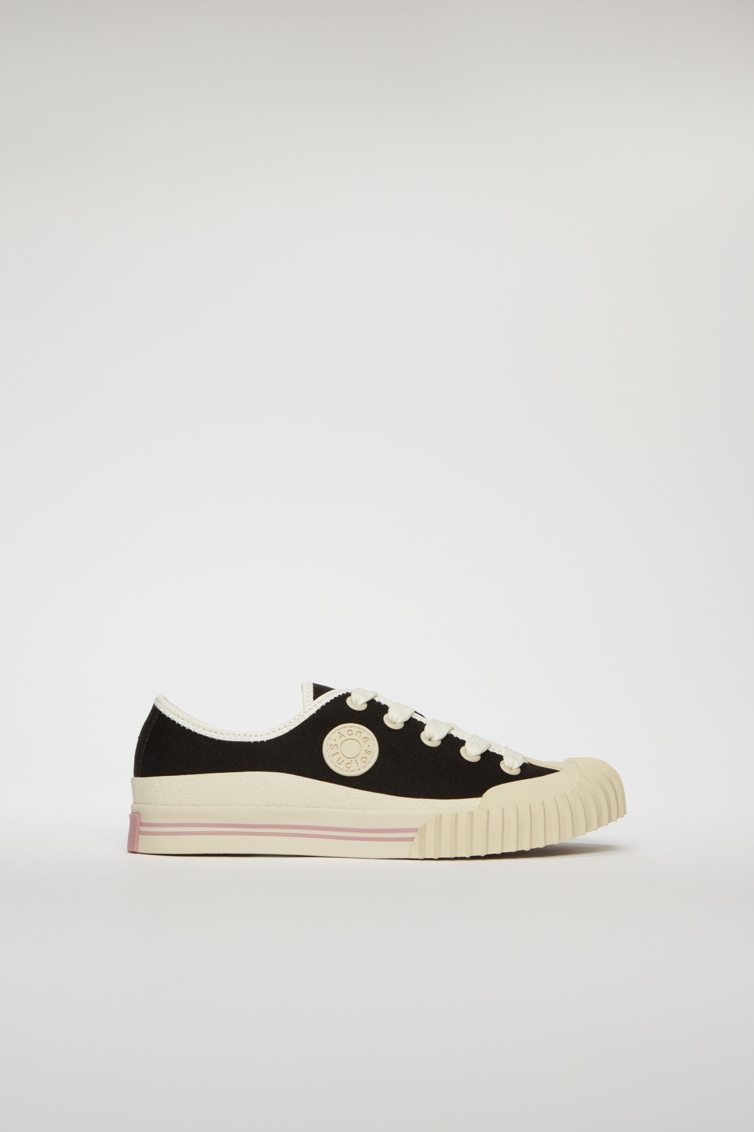 Logo-patch canvas sneakers black - 1