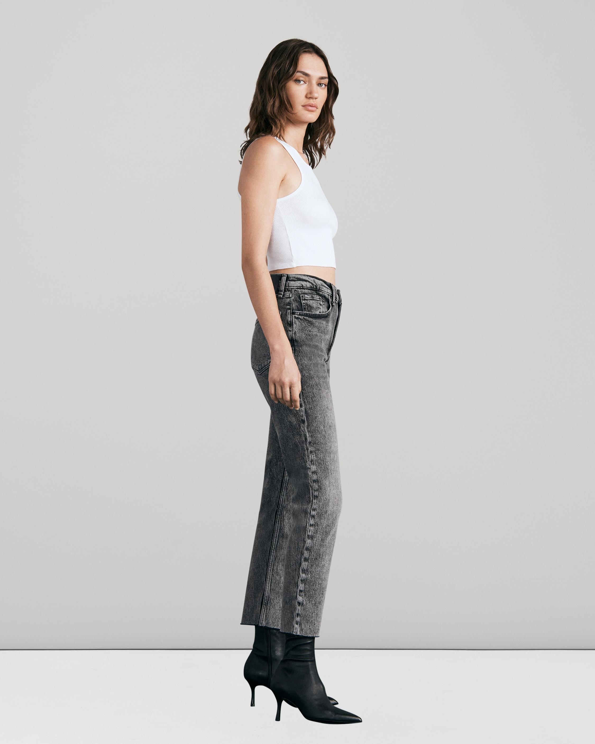 Wren High-Rise Straight - Harley
Slim Fit Grey Jean - 4