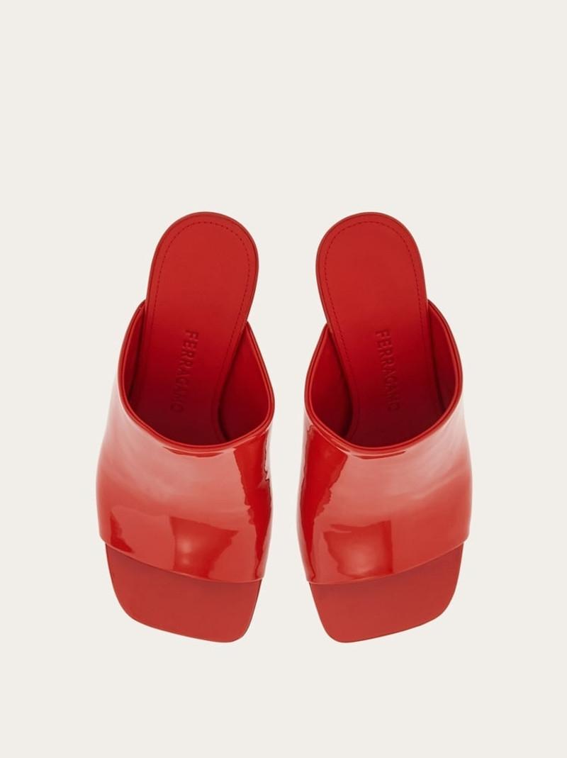 FERRAGAMO OPEN-TOE SLIDE outlook