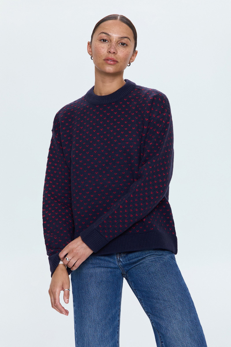 HANNA OVERSIZED SWEATER - NAVY RED HEARTS 4