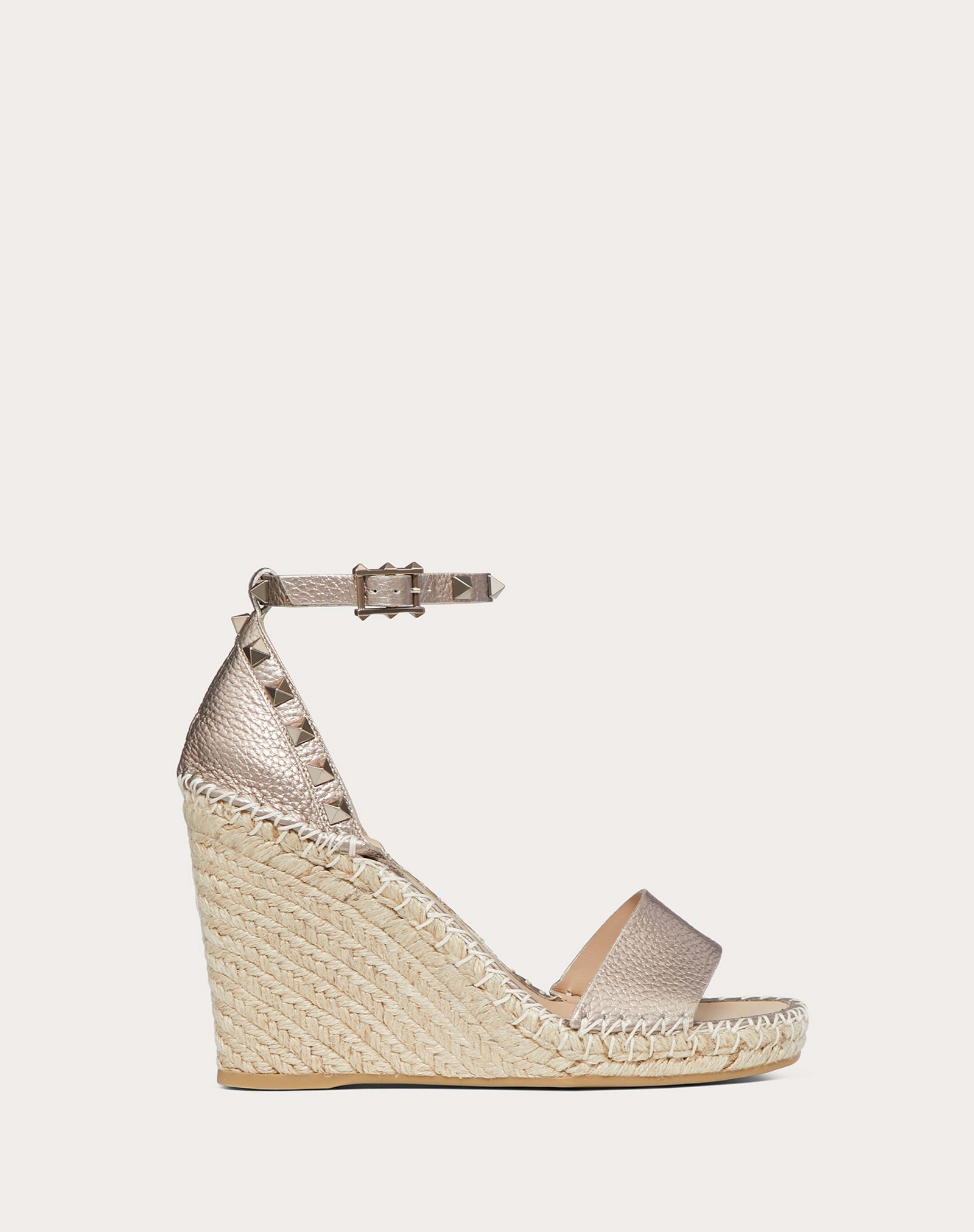 Rockstud Double Metallic Grainy Calfskin Leather Wedge Sandal 105 mm - 1