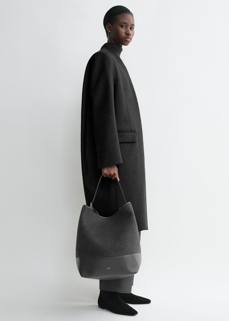 TOTEME Belted doublé tote grey outlook