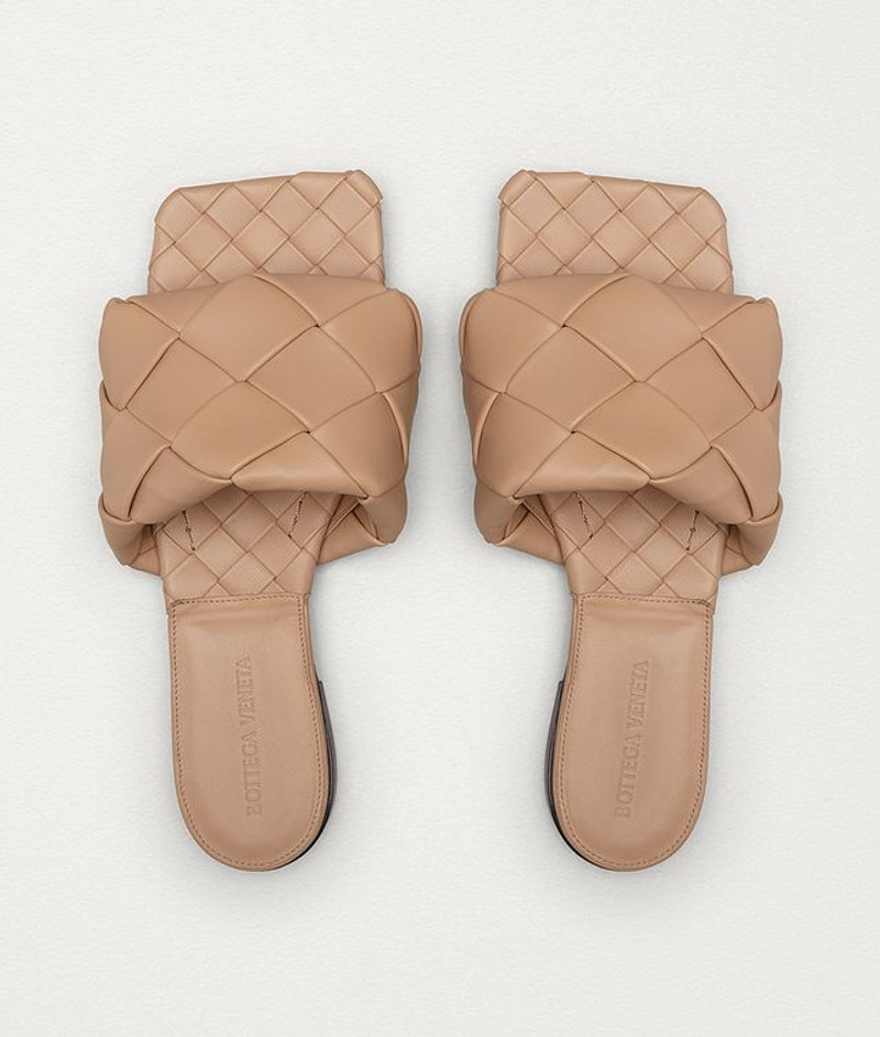 Bottega Veneta THE LIDO FLAT SANDALS outlook