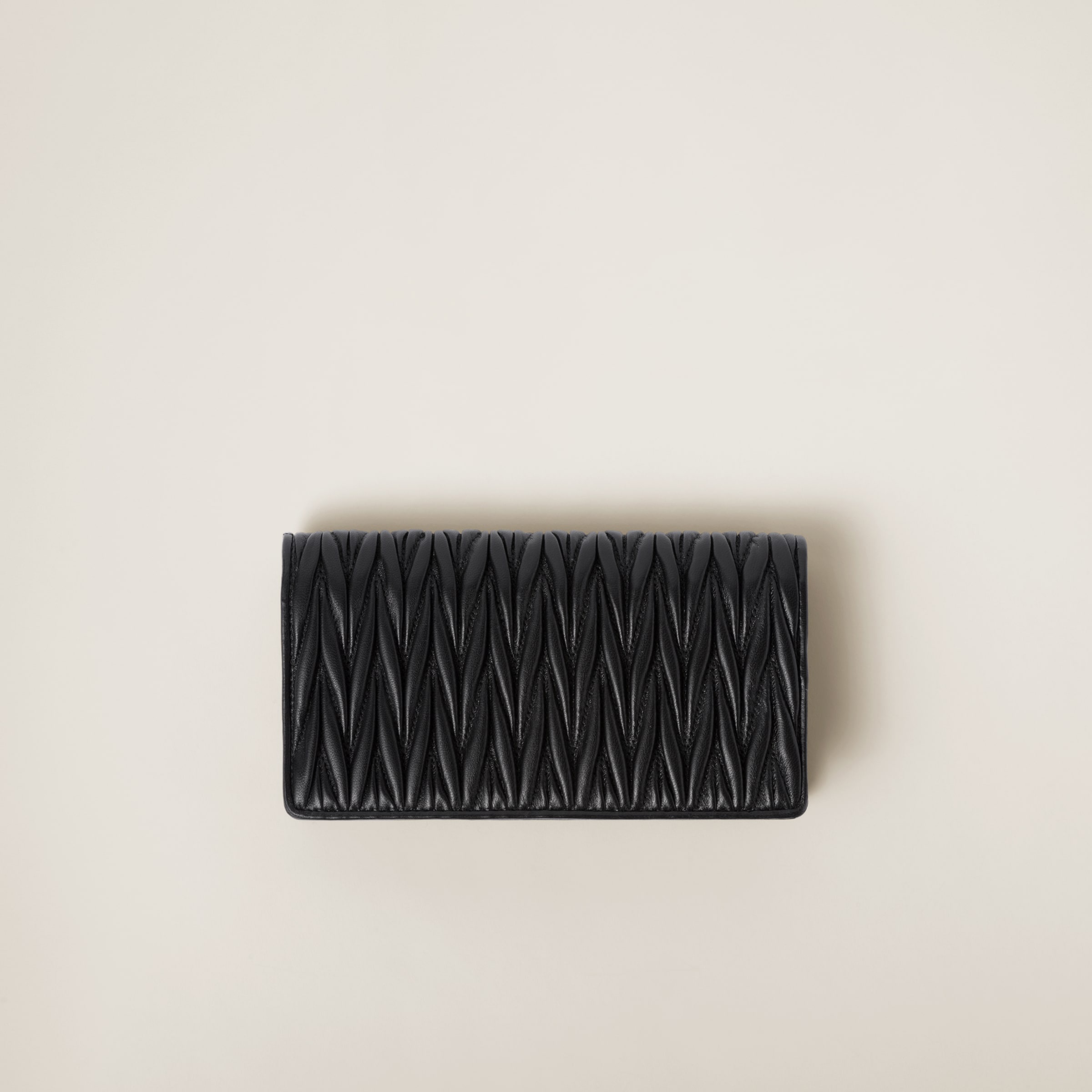 Matelassé nappa leather smartphone case - 5