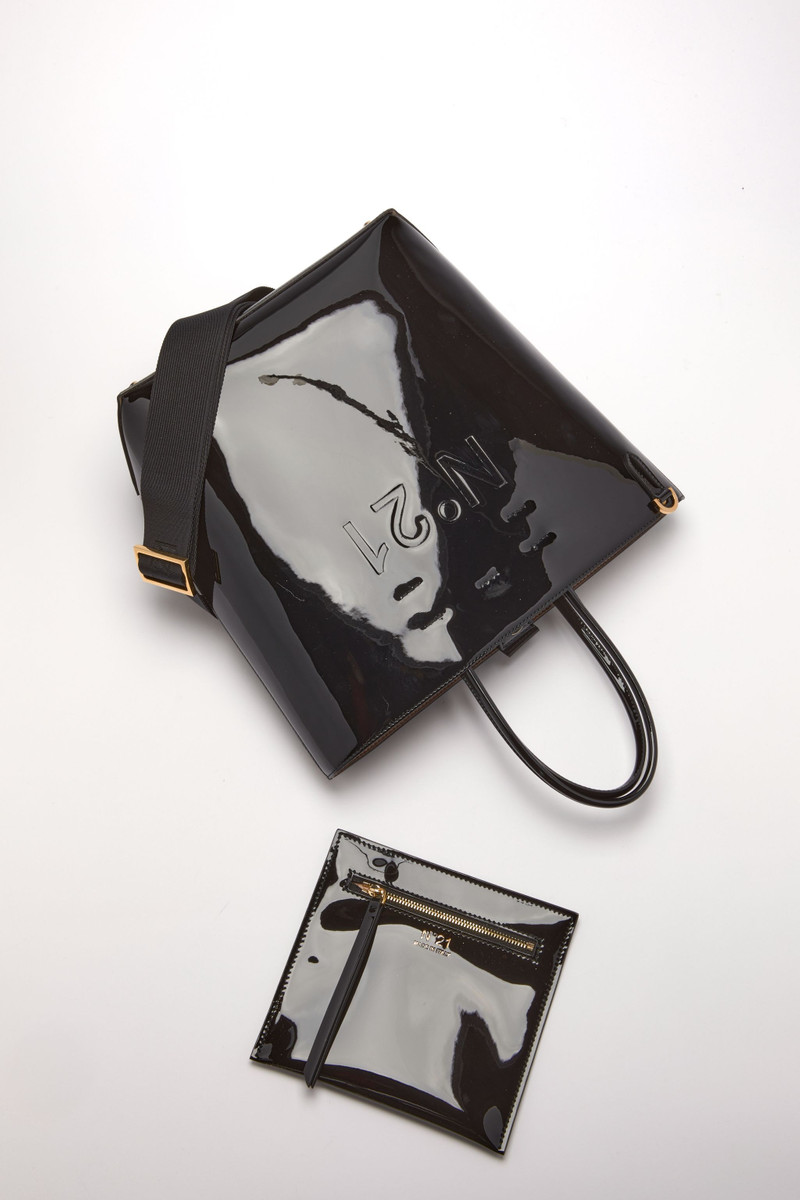 SMALL LOGO-DEBOSSED SHOPPER 4