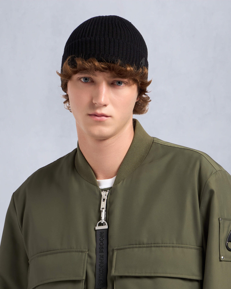MOOSE KNUCKLES LOGO RIBBED BEANIE outlook