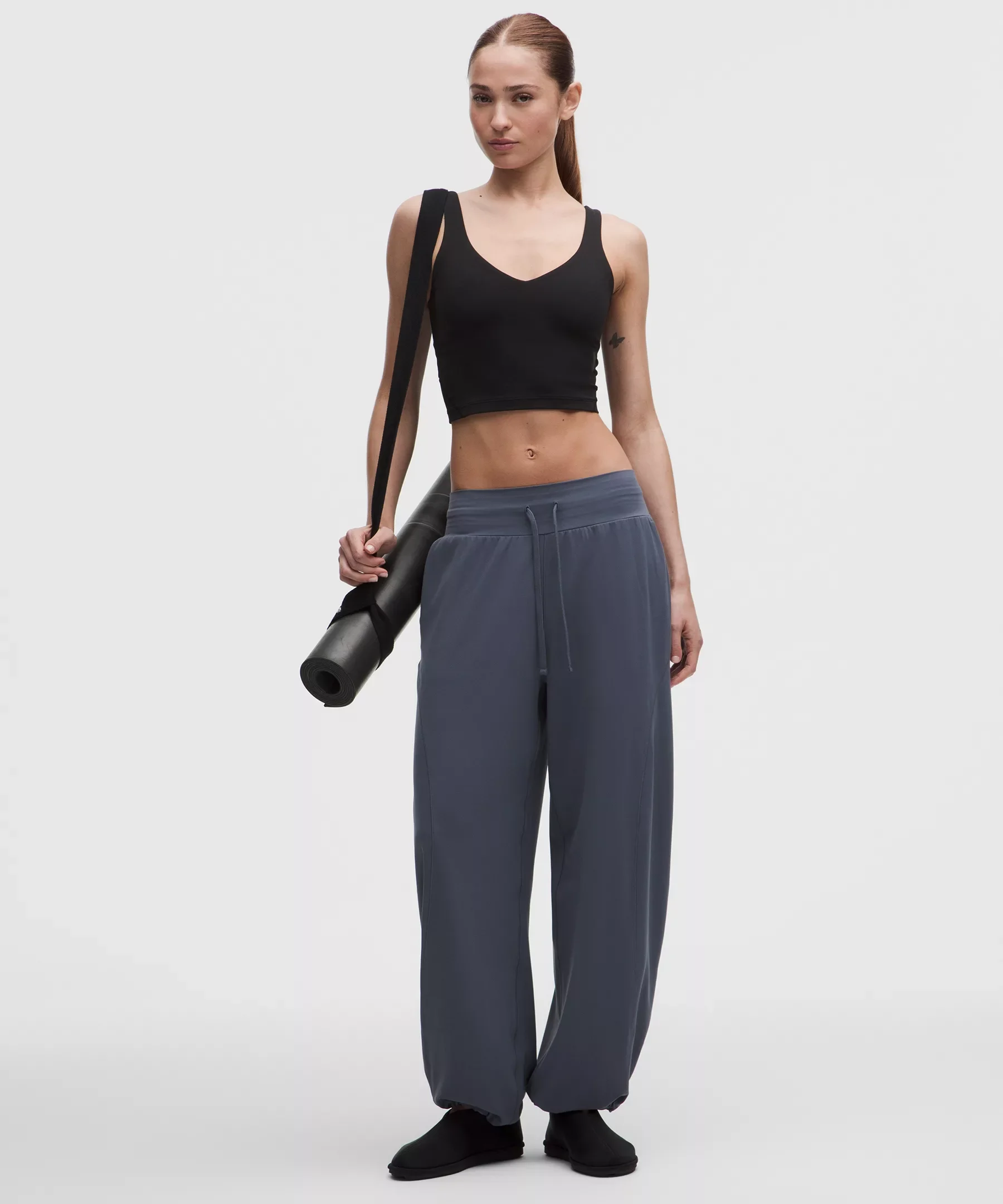 Groove Low-Rise Relaxed Cinch Pant *Regular - 1