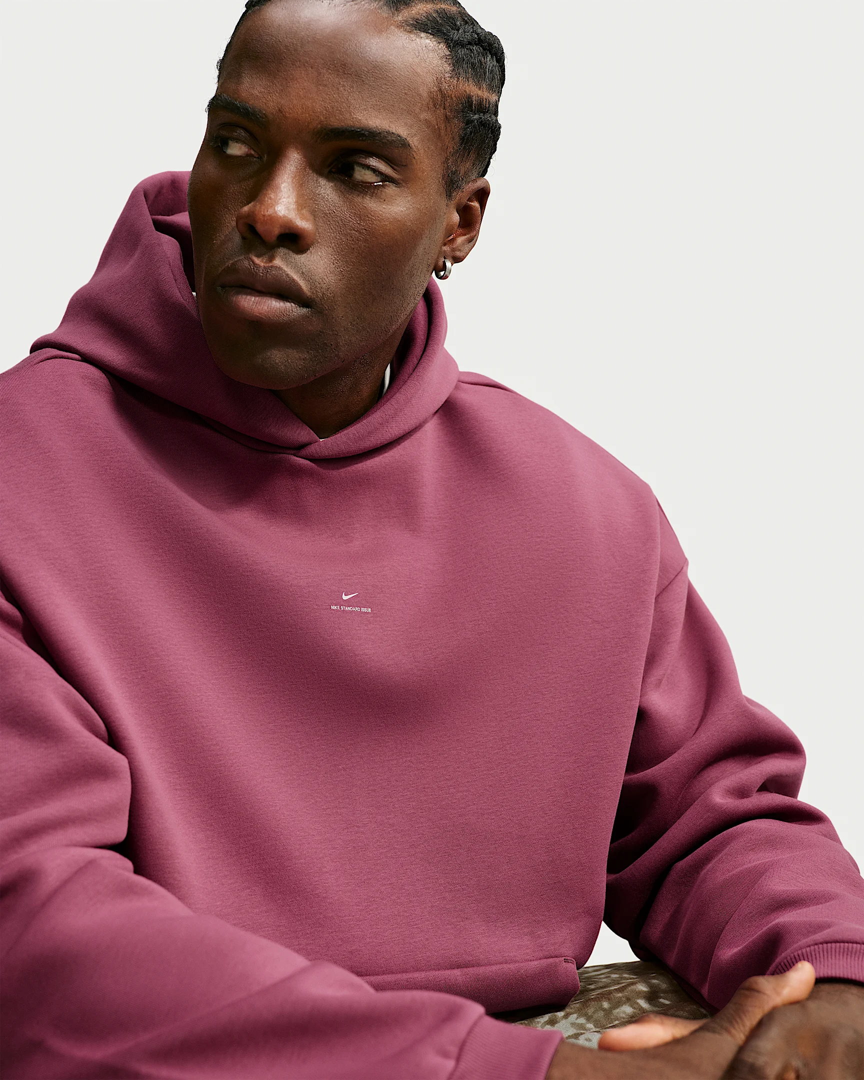 Nike Standard Issue Men's Therma-FIT Brushed Basketball Pullover Hoodie - 1