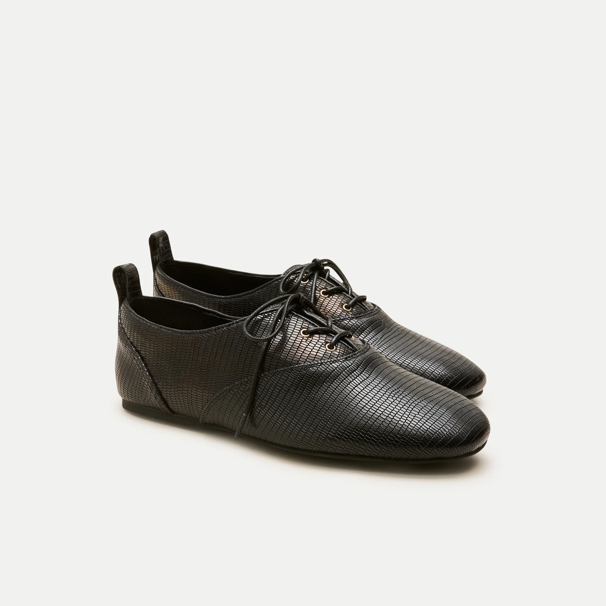 Verona lace-up flats in lizard-embossed leather - 1