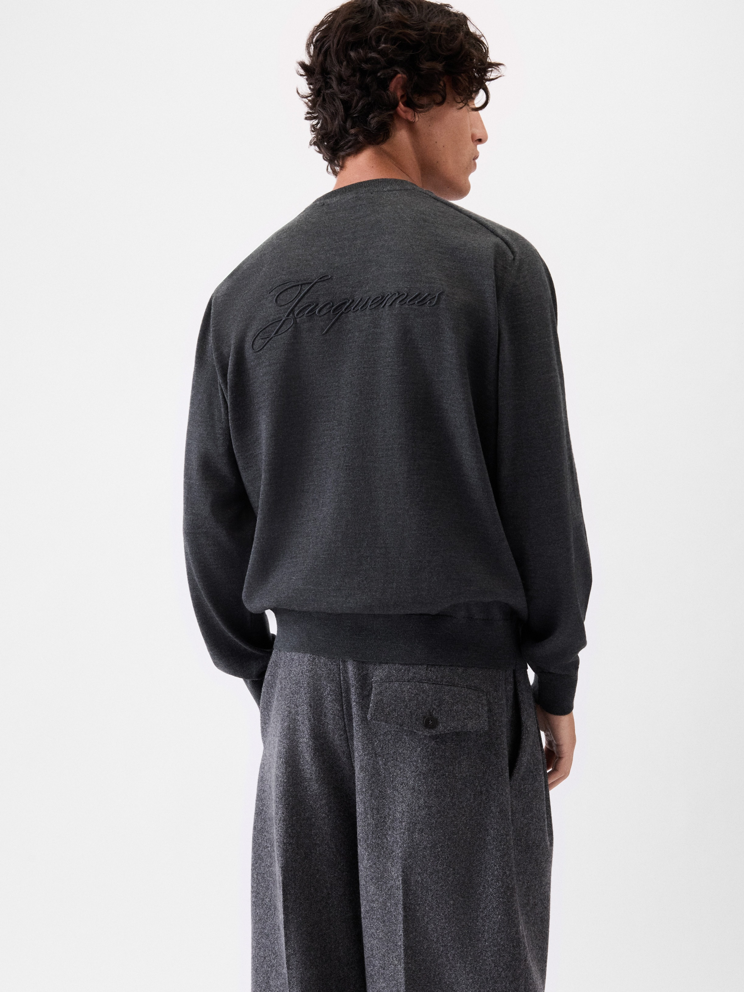 The embroidered sweater - 4