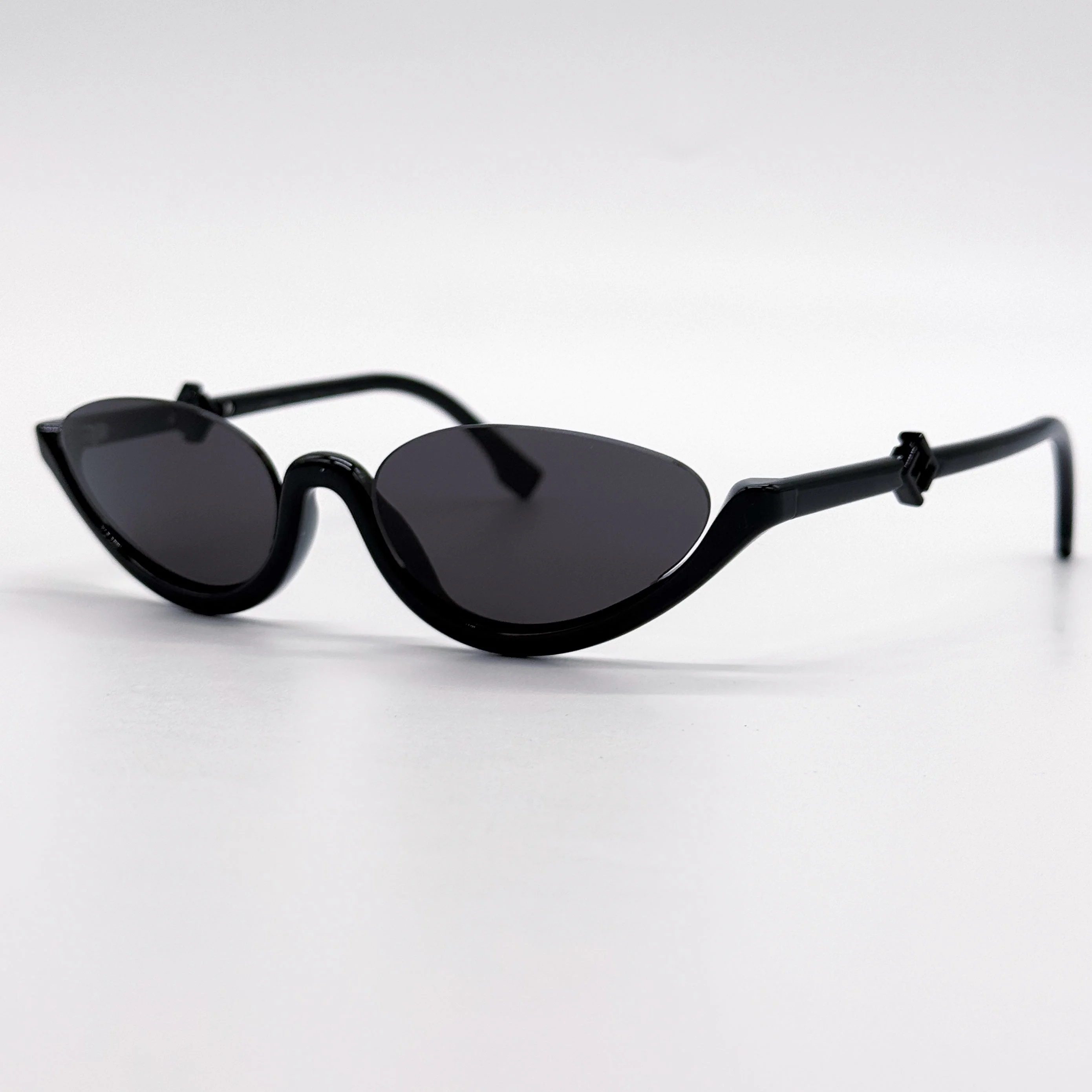 FENDI FE40178U 01A - 1