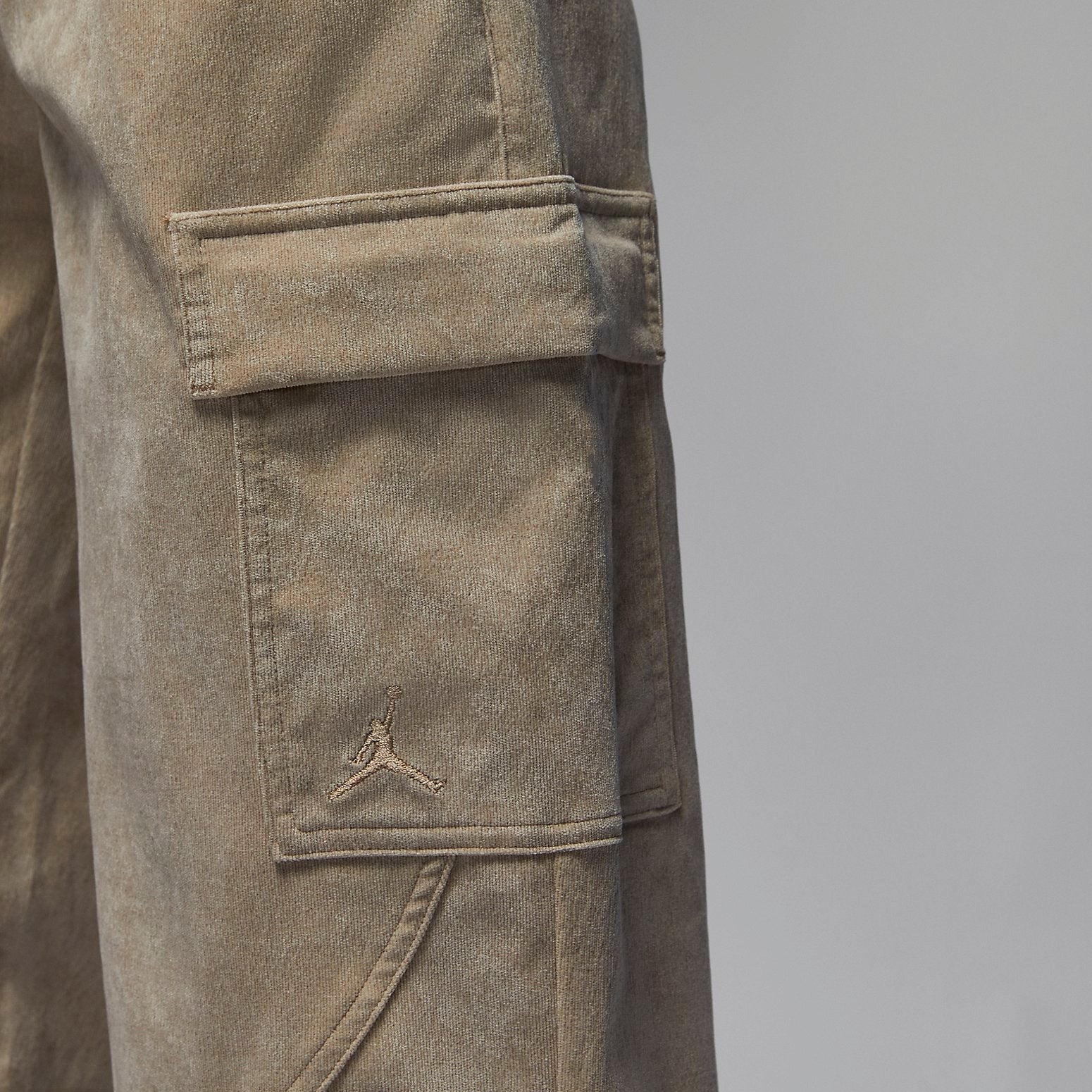 (WMNS) Air Jordan Corduroy Chicago Pants 'Tan' FD8210-277 - 4