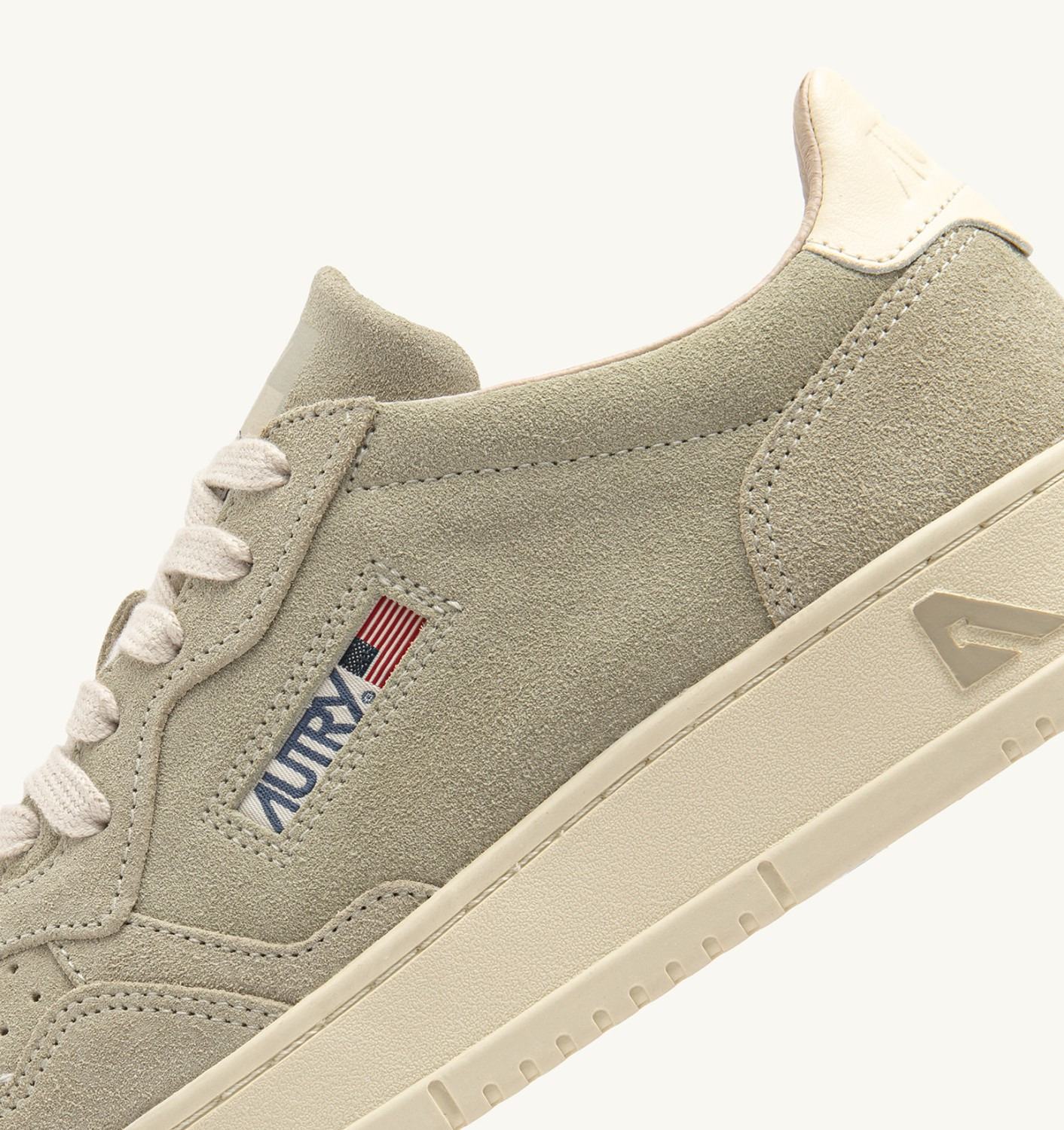 MEDALIST LOW SNEAKERS IN PAPYRUS AND OFF WHITE SUEDE - 6
