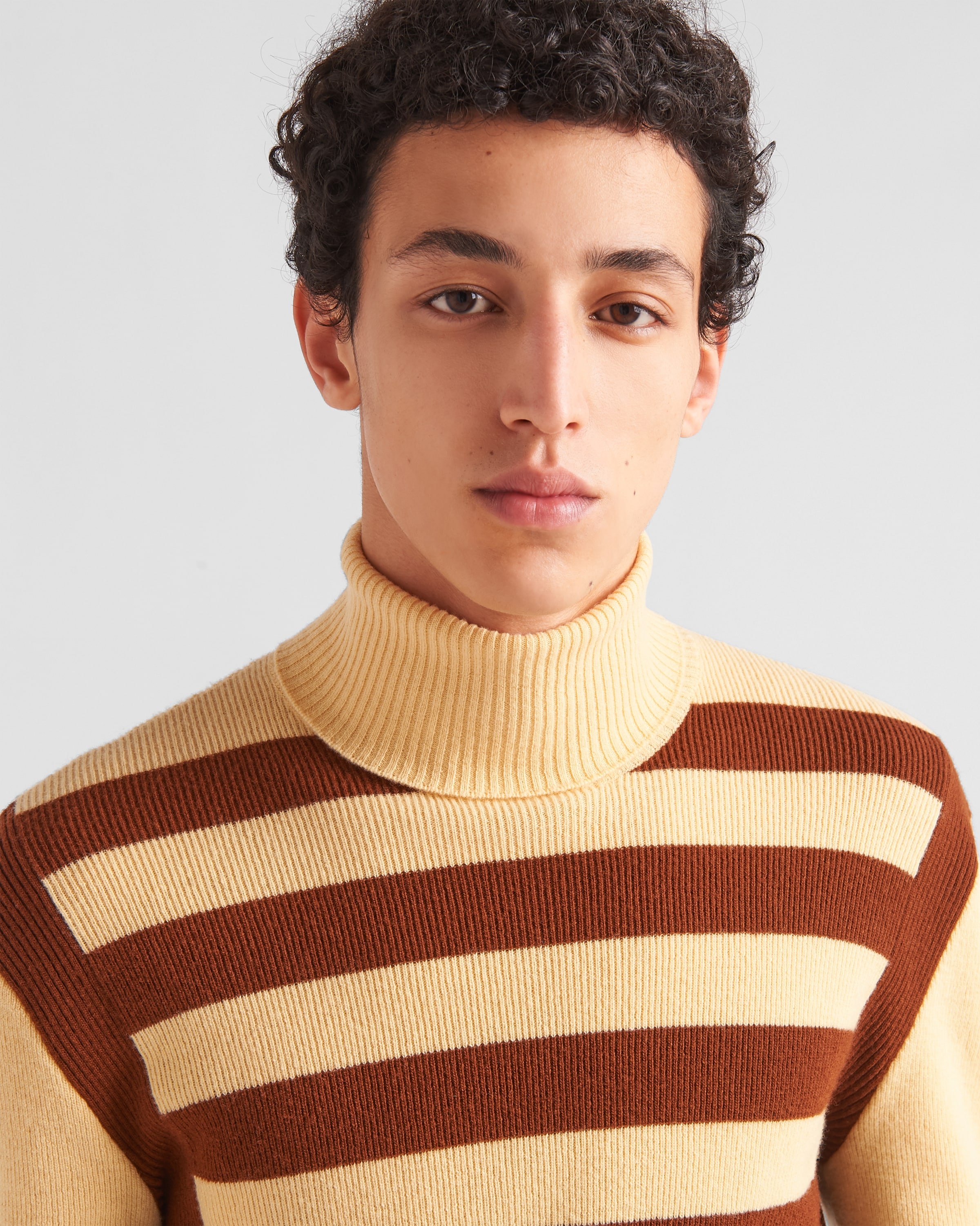 Lambswool turtleneck sweater - 3