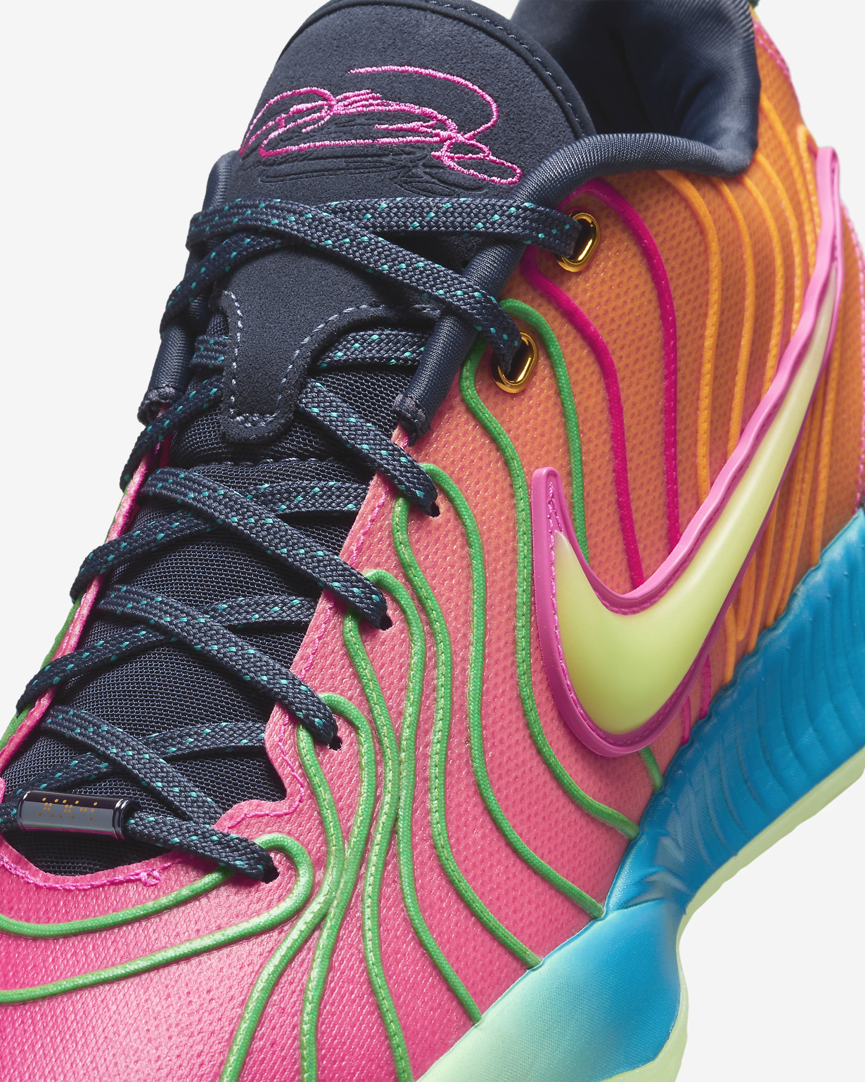 Nike Men's LeBron XXI Basketball Shoes - 7