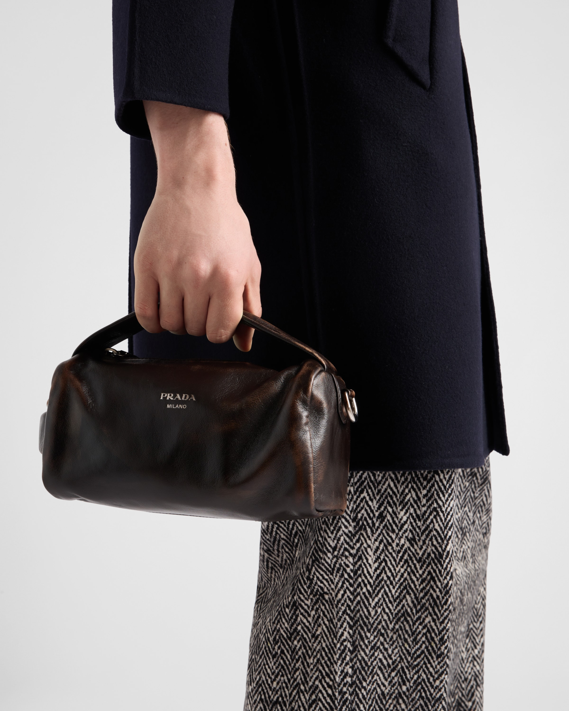 Nappa leather shoulder bag - 8