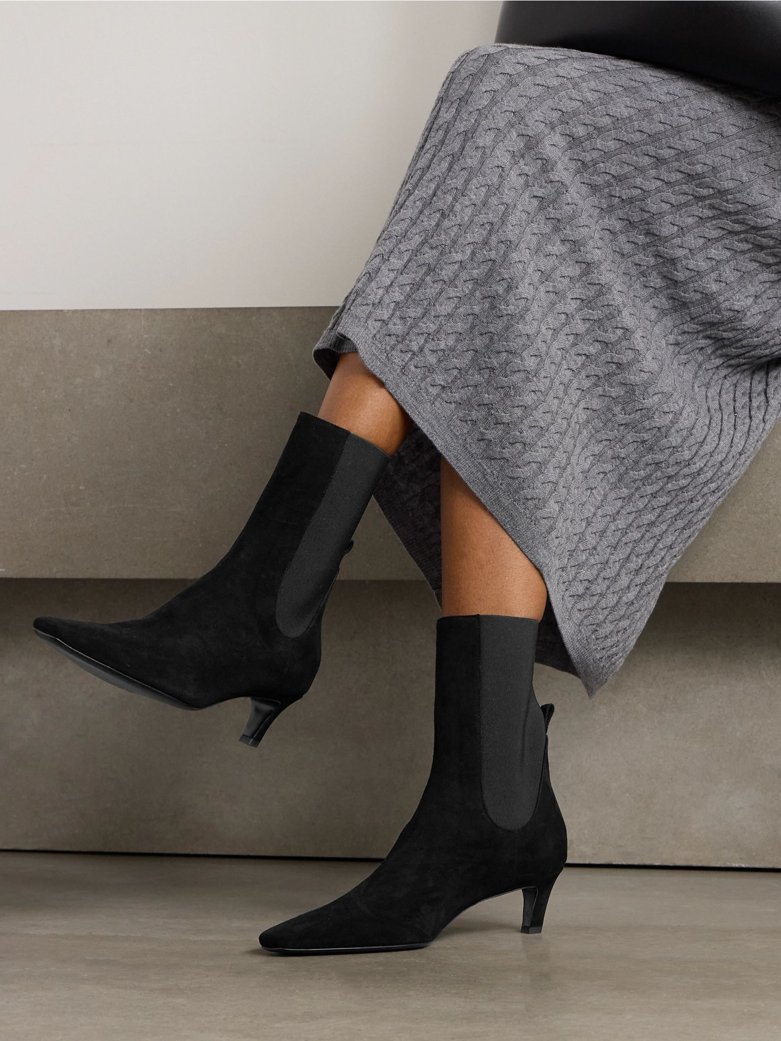 The Mid Heel suede Chelsea boots Black - 2