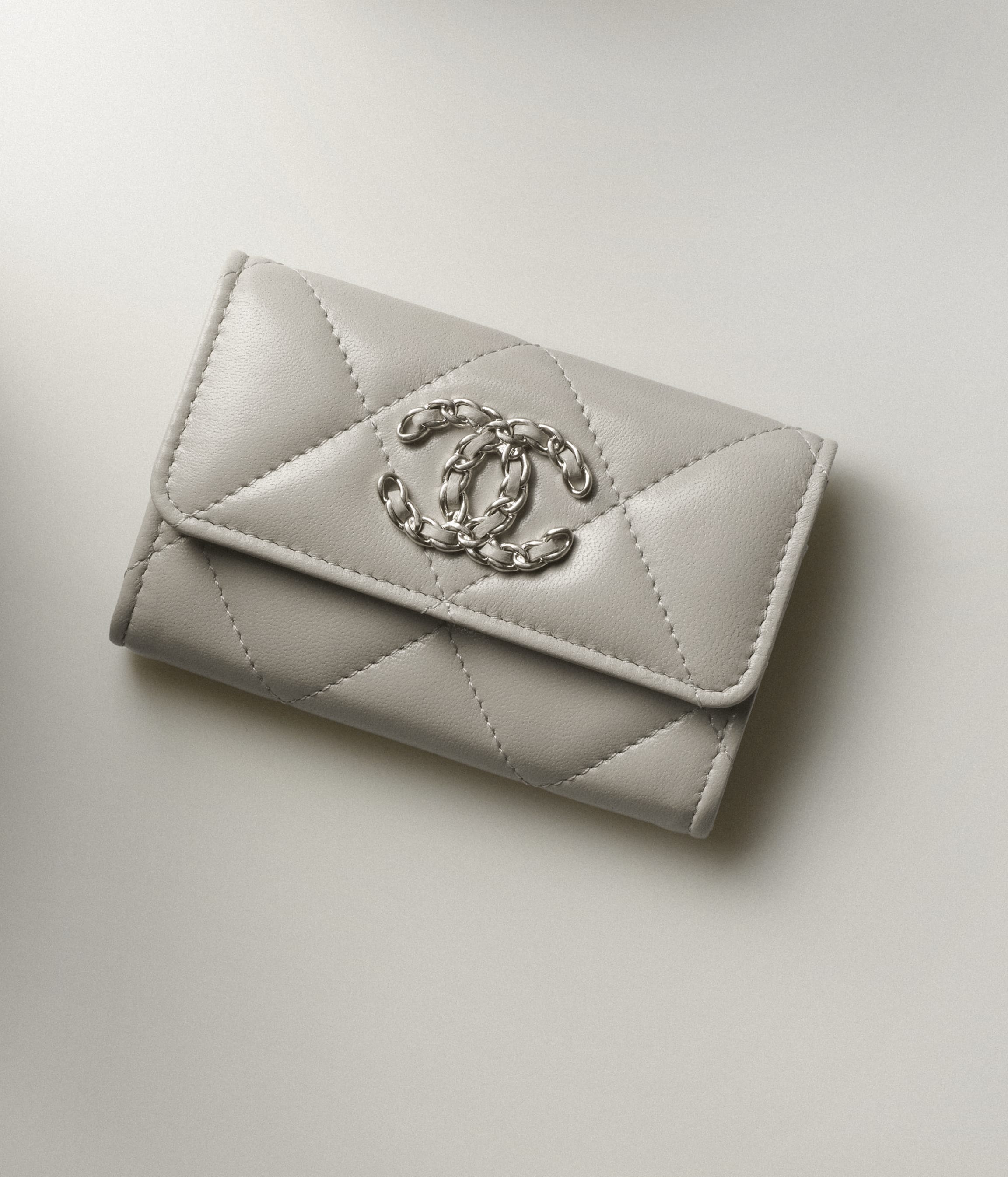 CHANEL 19 Flap Card Holder - 1