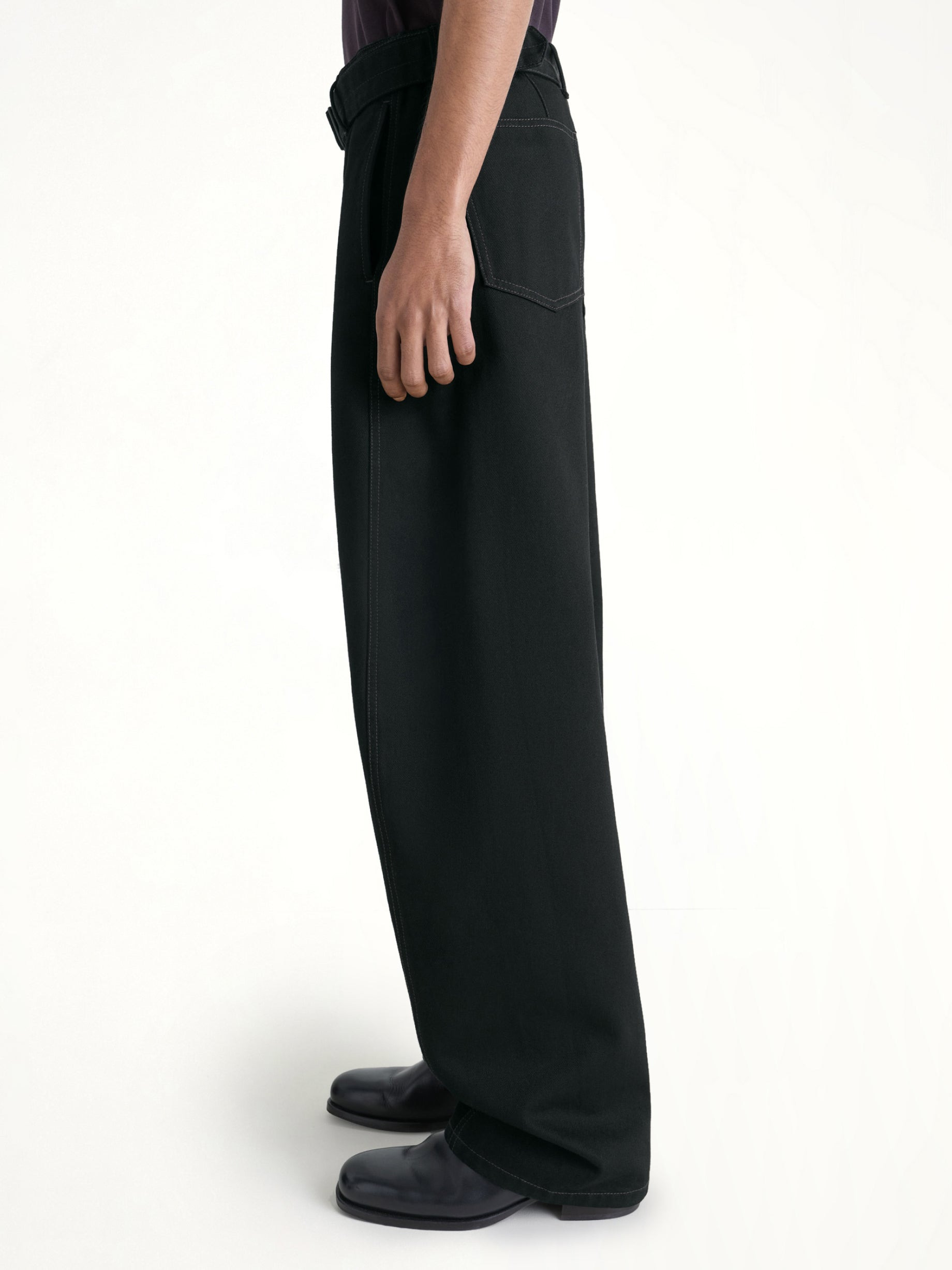 Women Twisted Belted Pants In Black - 3